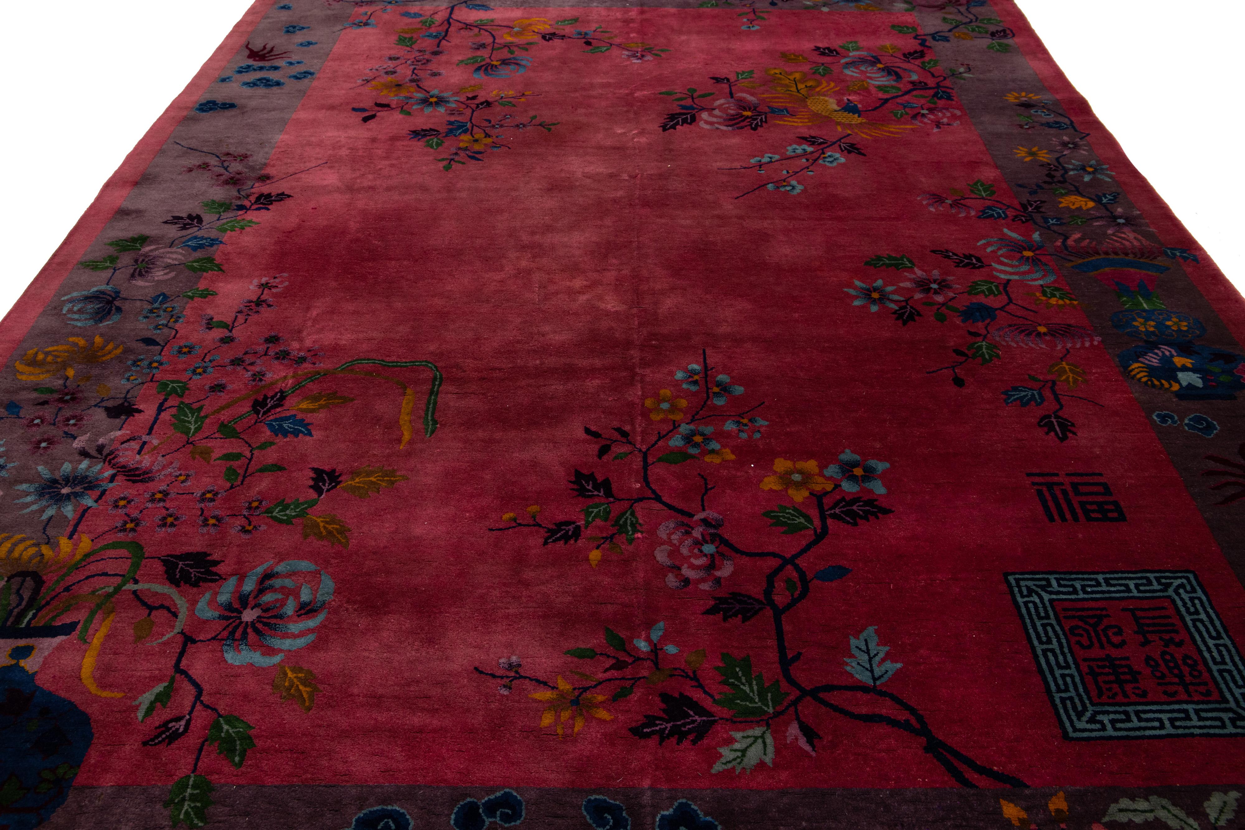 Laine Antique Art Deco Handmade Chinese Wool Rug In Burgundy Red (Tapis de laine chinois fait main en rouge bourgogne) en vente