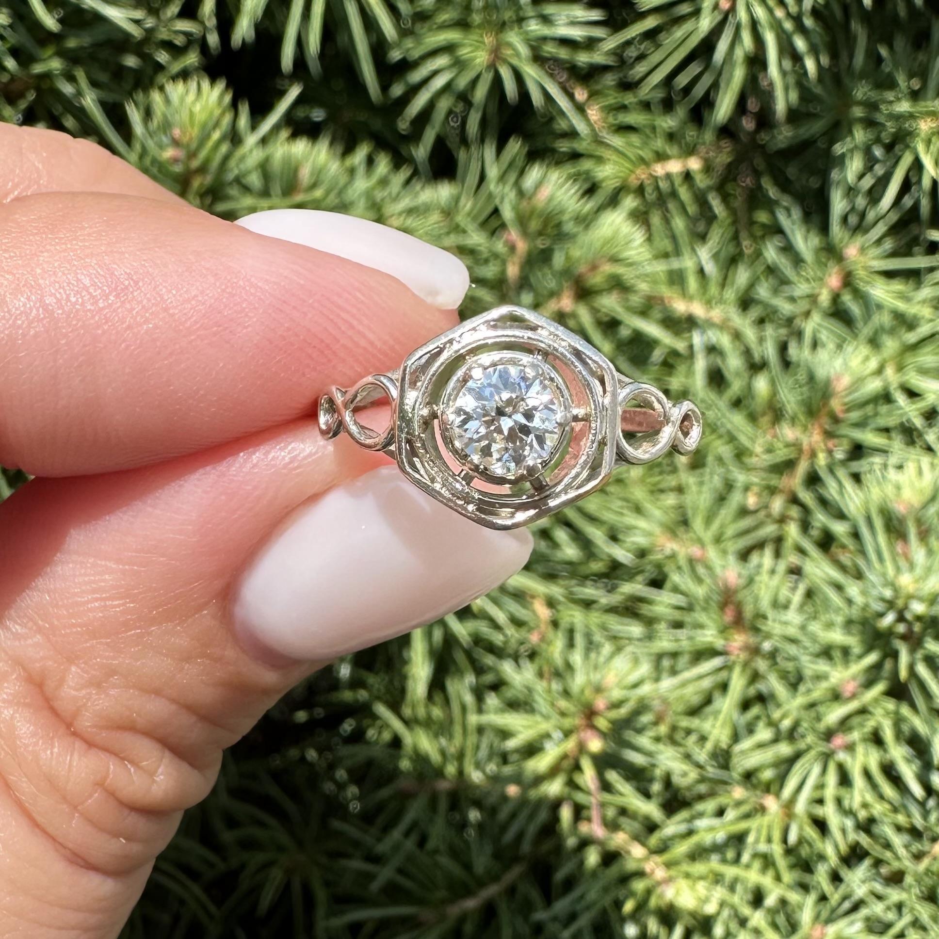 Anello d'oro antico Art Deco fatto a mano con diamante europeo 0,35ctw e lavorazione a filo aperto in vendita 6