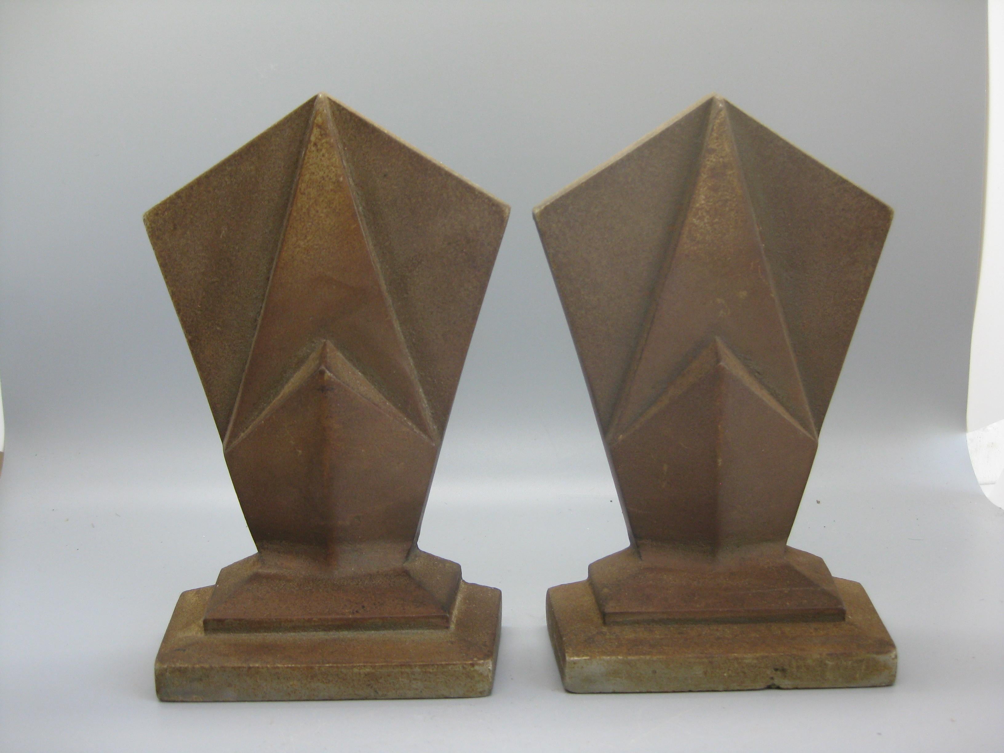 Antique Art Deco Hubley Cast Iron Geometric Skyscraper Sculpture Bookends For Sale 2
