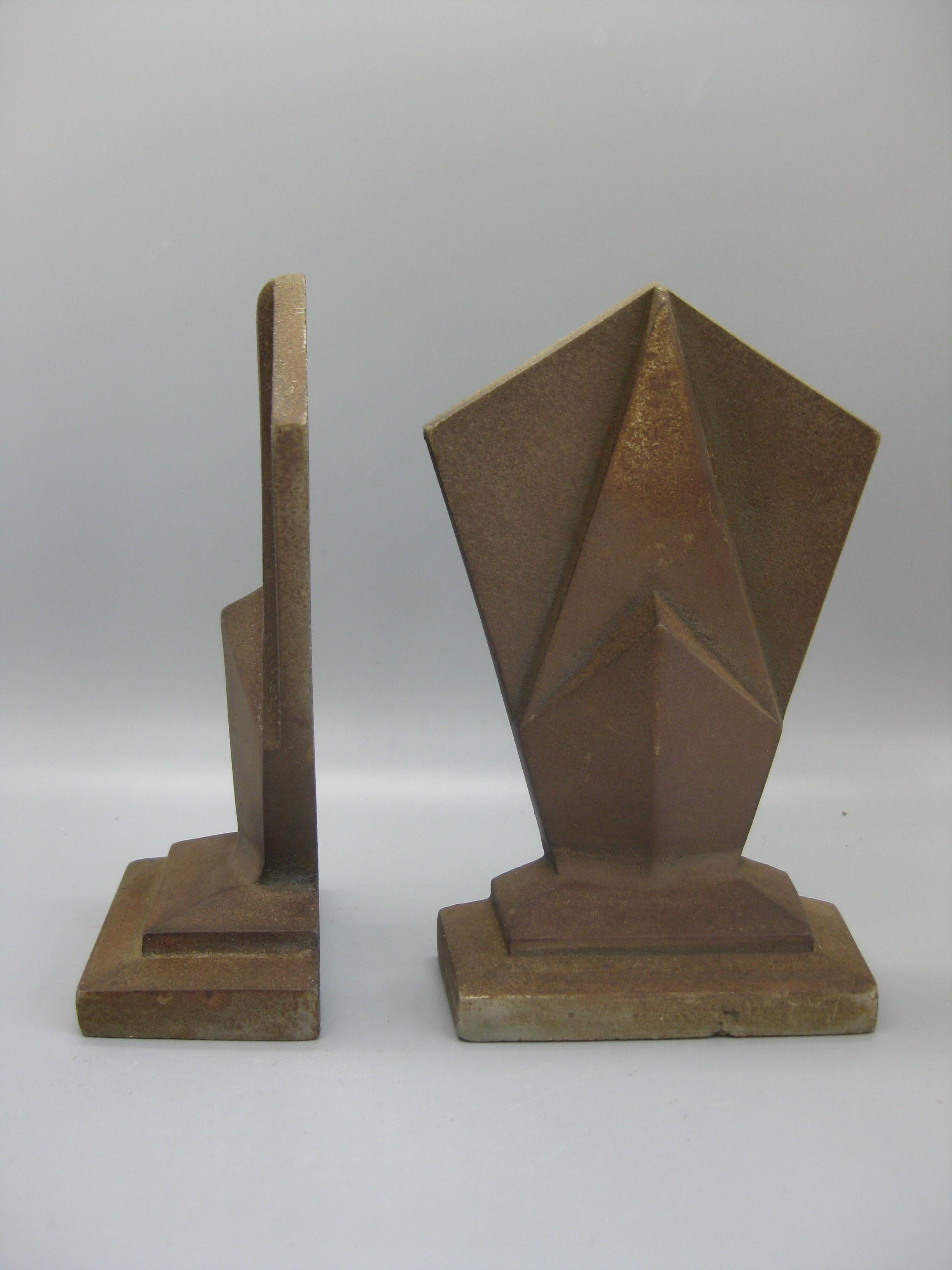 20th Century Antique Art Deco Hubley Cast Iron Geometric Skyscraper Sculpture Bookends For Sale
