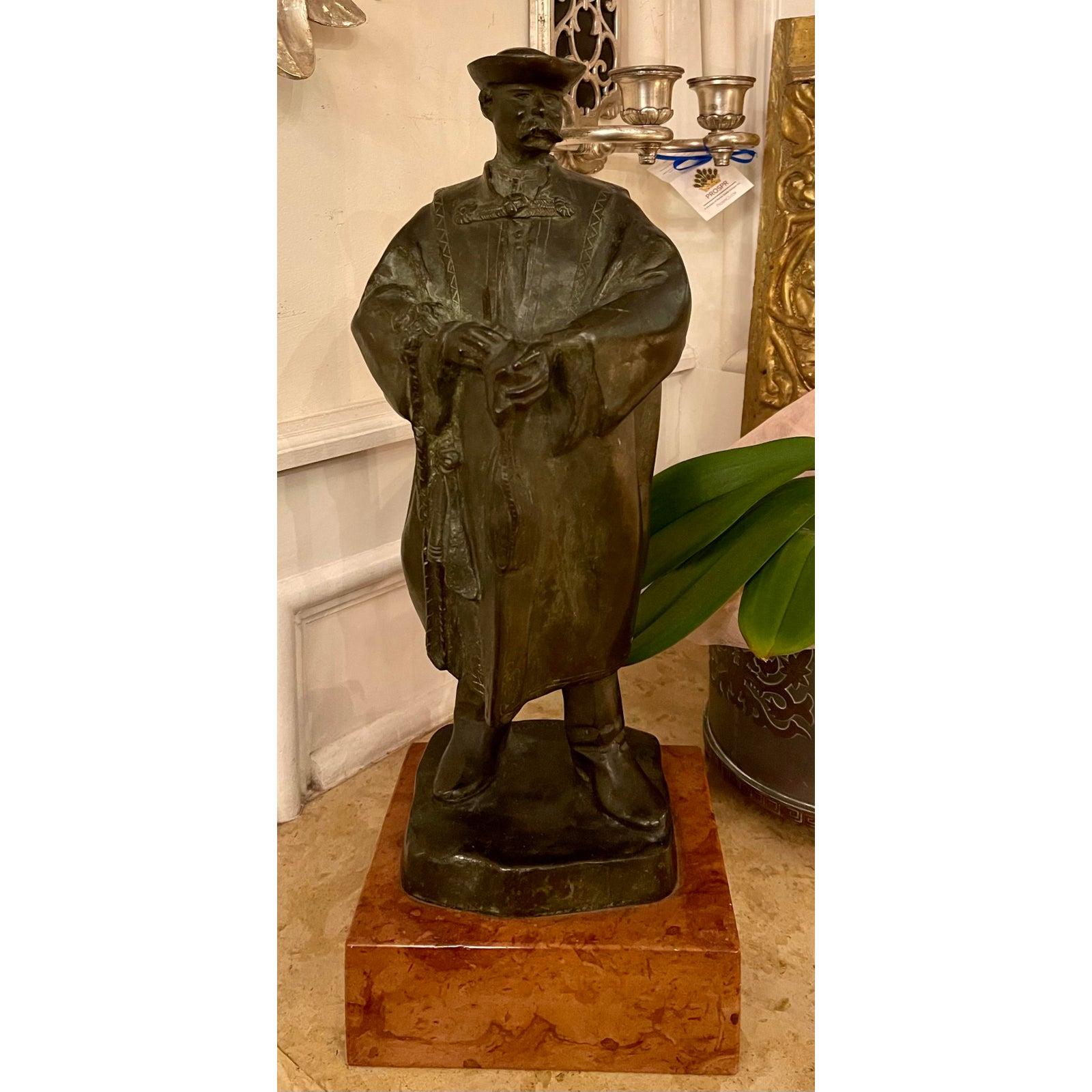 Art déco Sculpture hongroise Art Déco ancienne en bronze - L'érudit par Laslo Janos Beszedes en vente