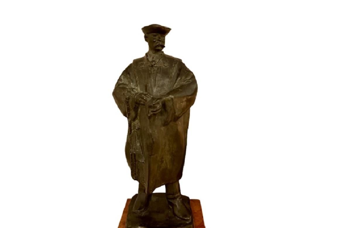 Antique Art Deco Hungarian Bronze Sculpture the Scholar by Laslo Janos Beszedes In Good Condition For Sale In LOS ANGELES, CA