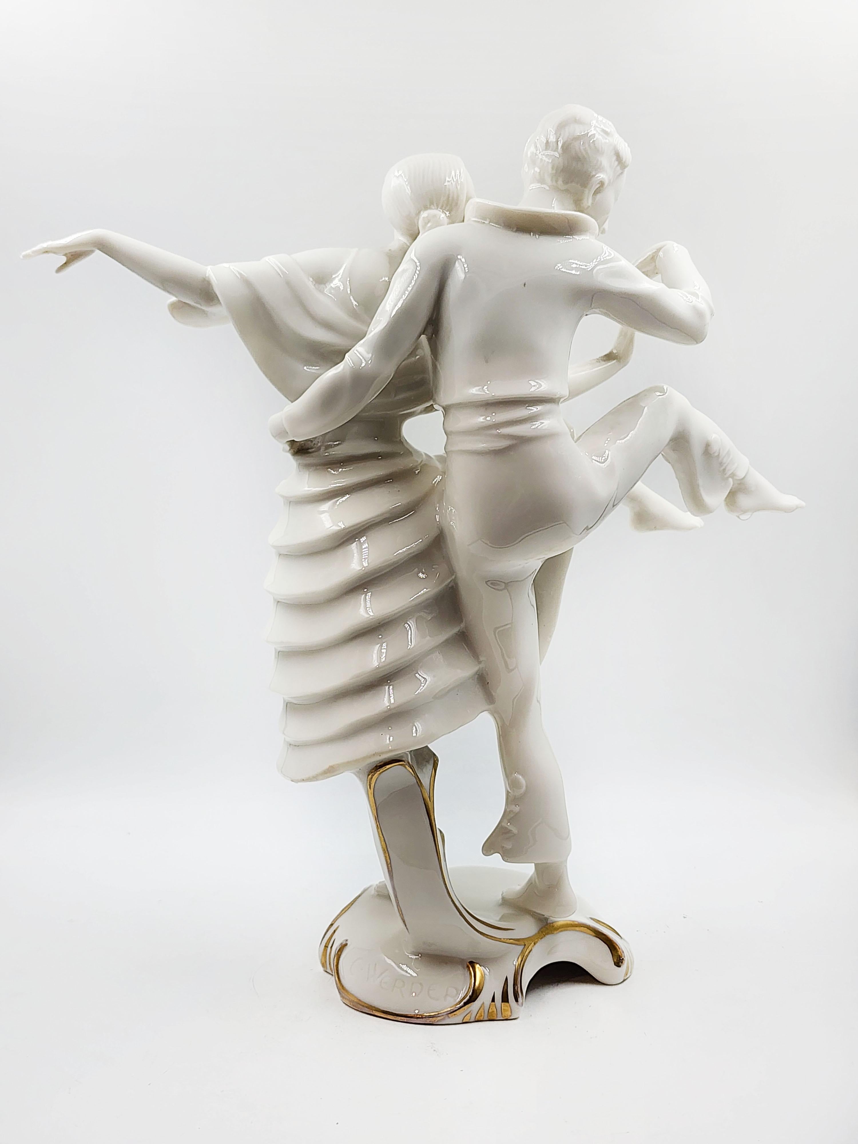 Antique Art-Deco Hutschenreuther L.H.S porcelain signed by artist In Good Condition For Sale In Autonomous City Buenos Aires, CABA