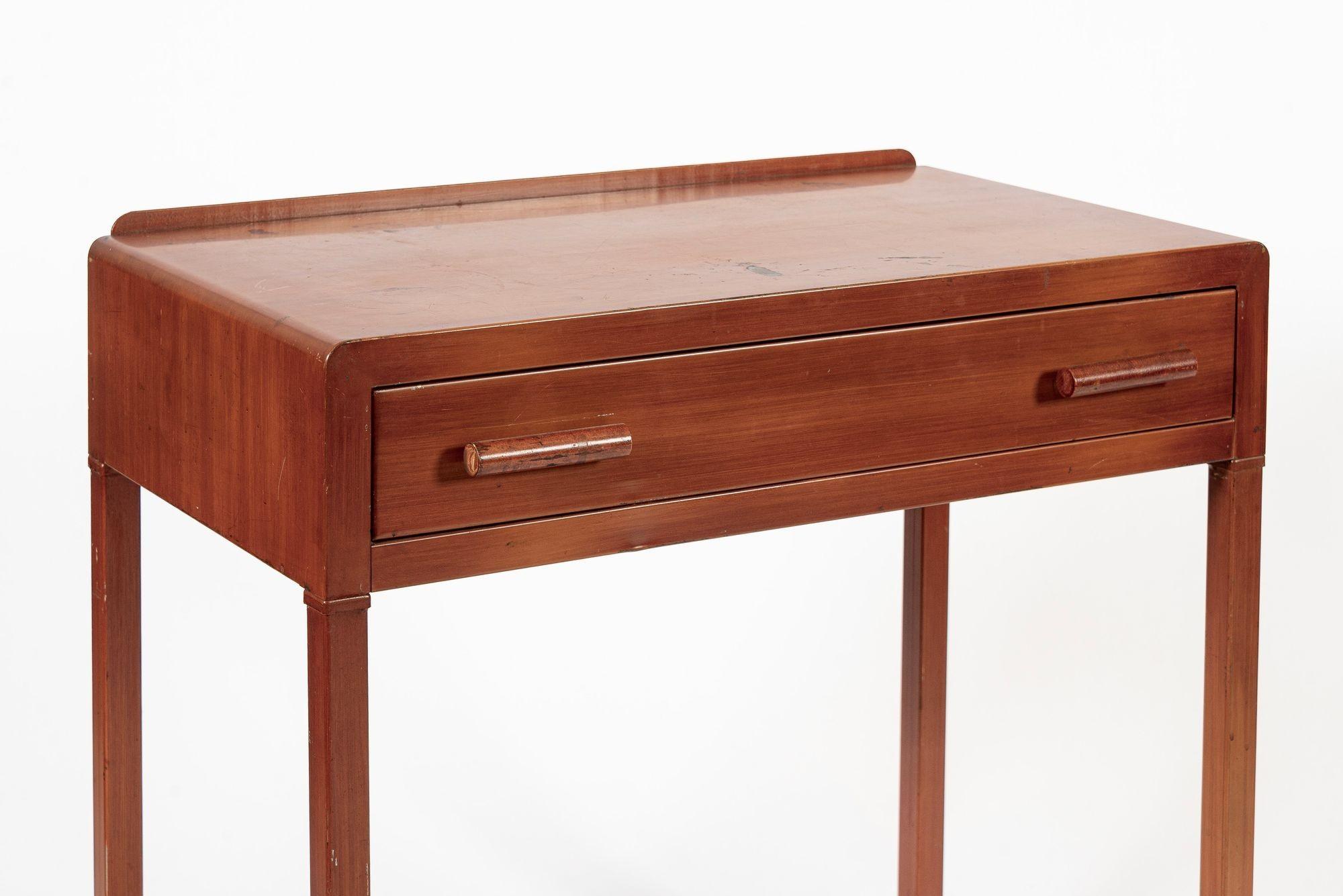 Antiker Art Deco Industrial Simmons Kleiner Metallschreibtisch 1930er Jahre im Zustand „Gut“ im Angebot in Detroit, MI
