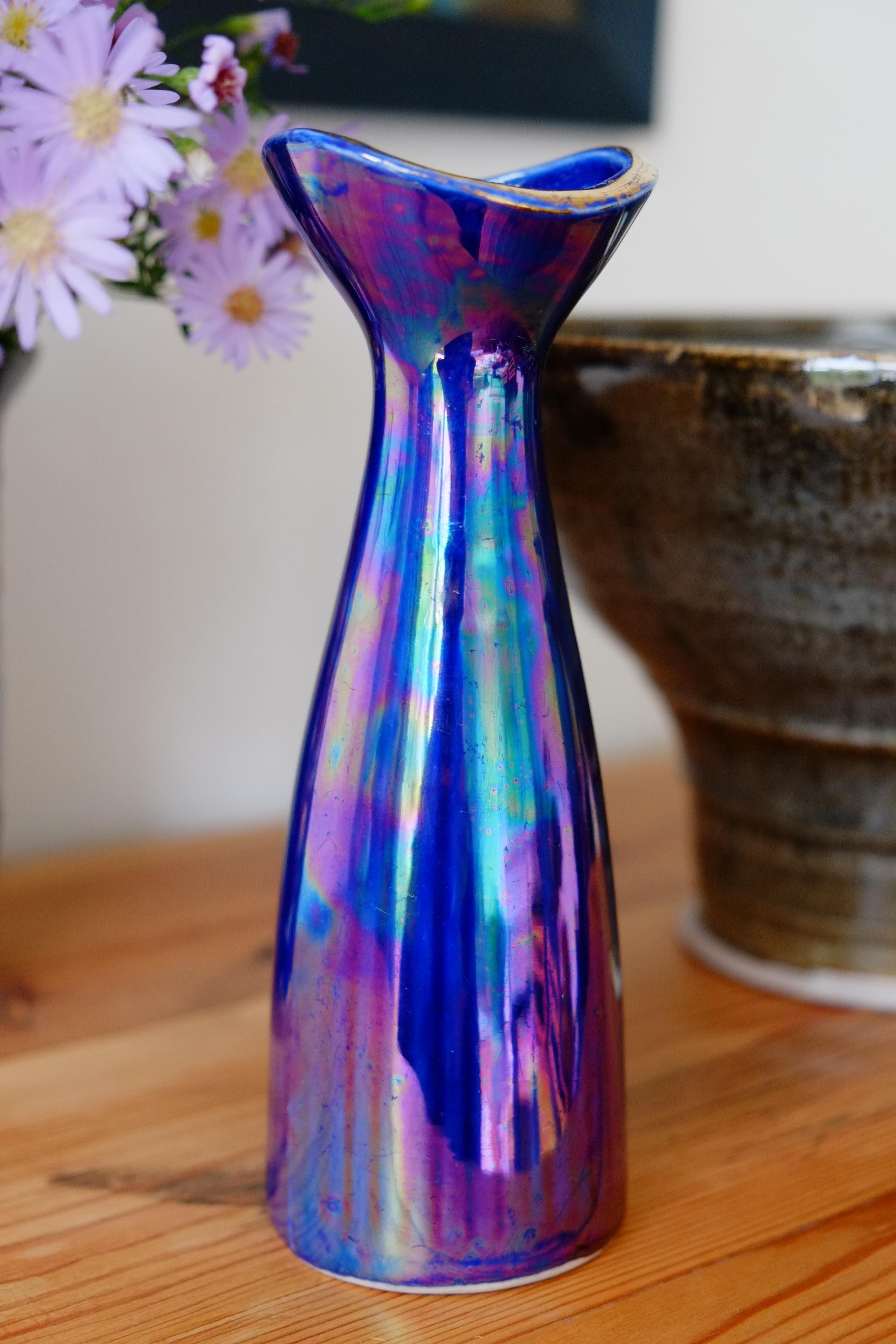 Vase Art déco ancien en céramique irisée, fabriqué en Angleterre Bon état - En vente à Leicester, GB