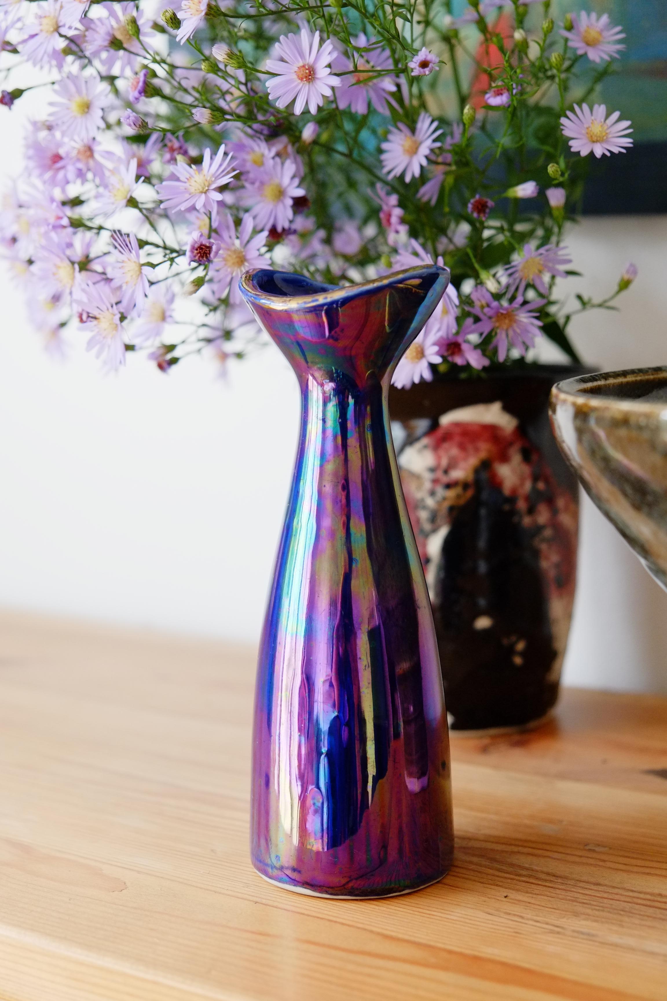 Céramique Vase Art déco ancien en céramique irisée, fabriqué en Angleterre en vente