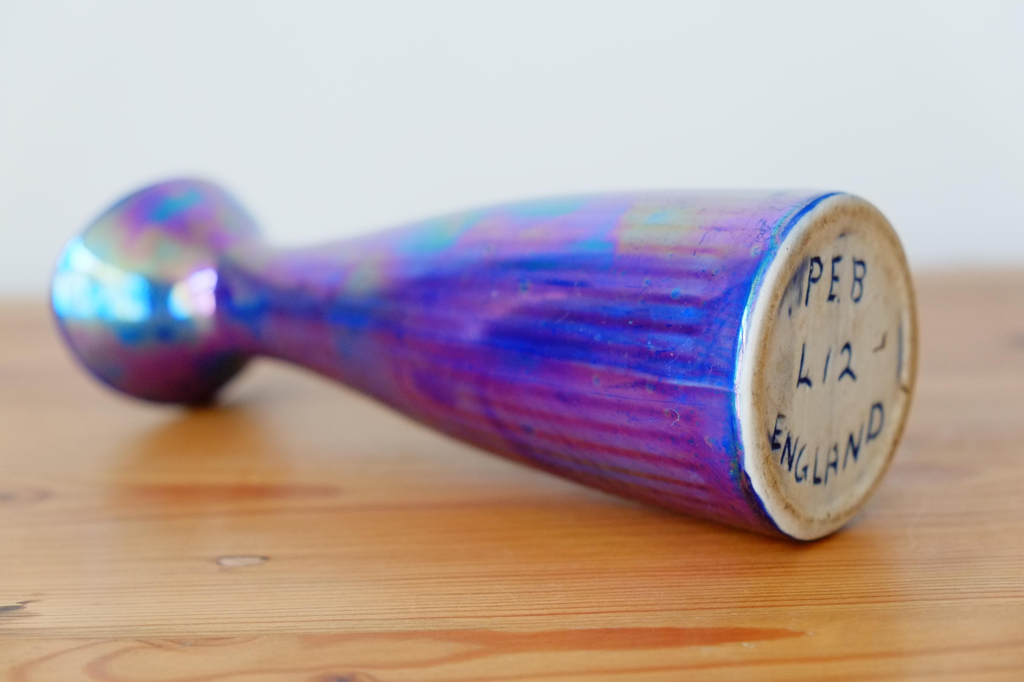 Vase Art déco ancien en céramique irisée, fabriqué en Angleterre en vente 2