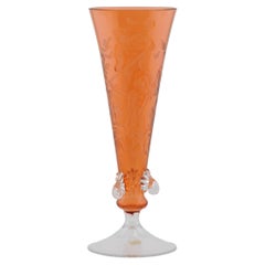 Antikes/Vintage-Künstlerglas, orangefarbenes Glas, graviert mit Bauern, signiert von Artis