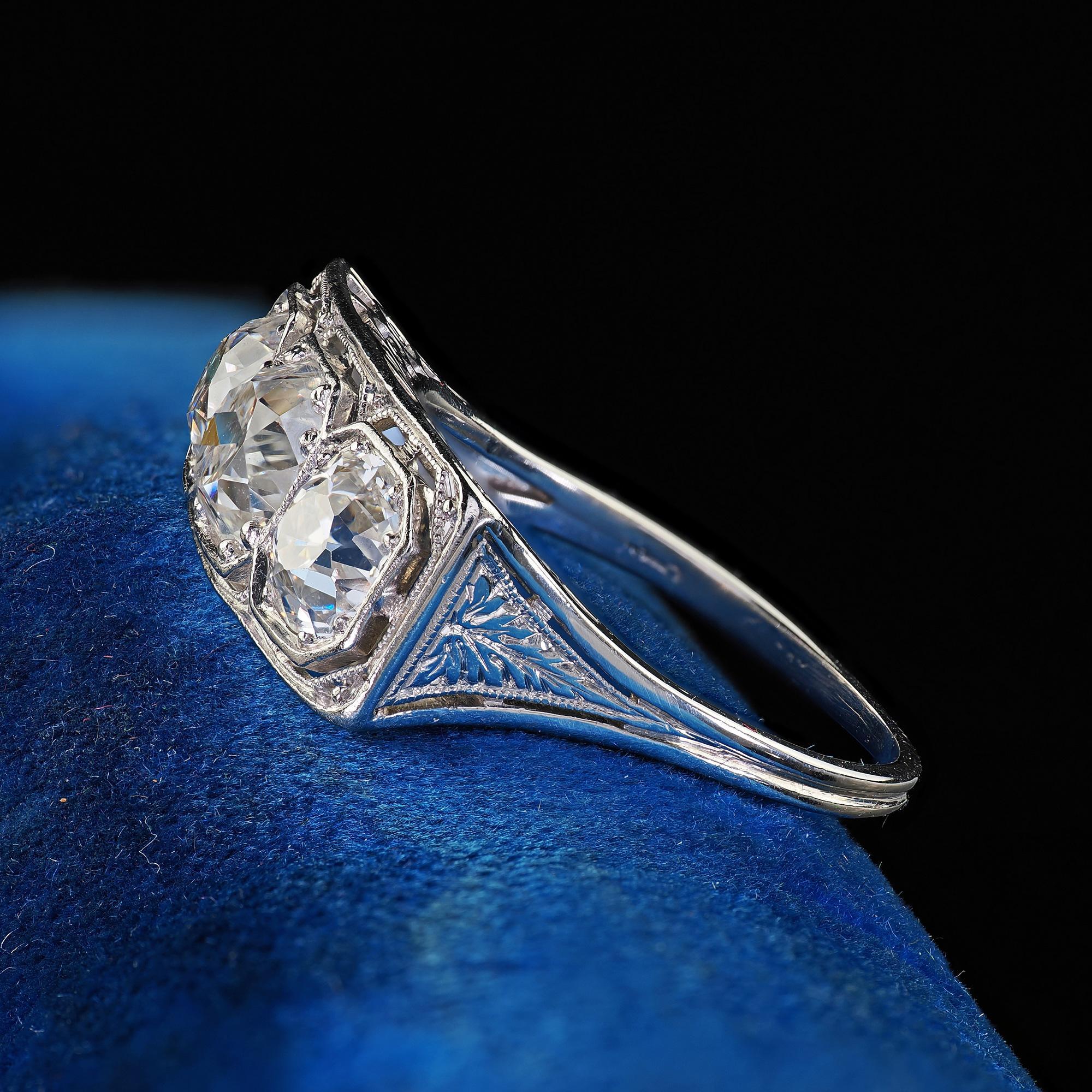 Jung & Klitz, bague Art déco ancienne à trois pierres en platine avec diamant taille vieille mine Pour femmes en vente