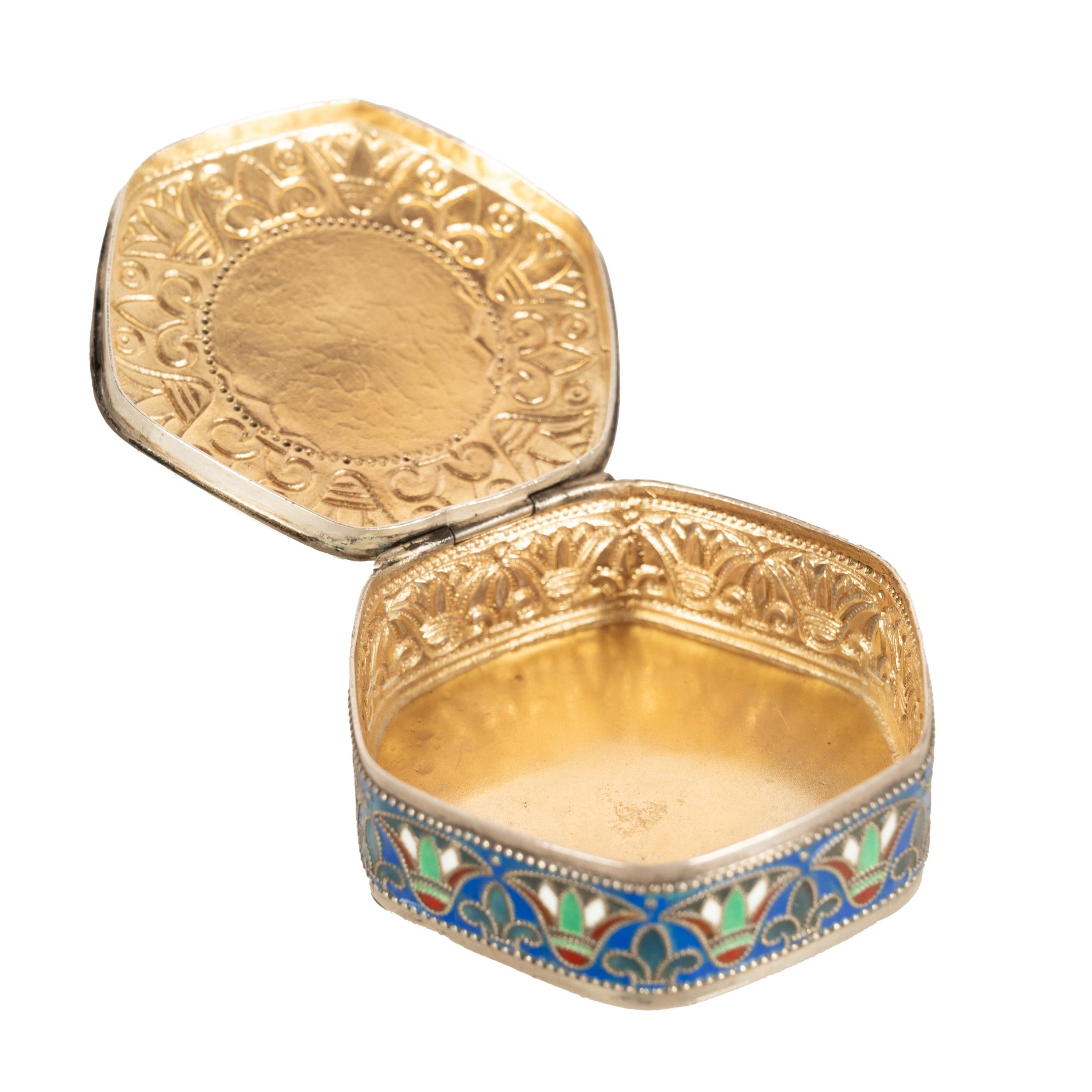 Antike Art Deco König Tut ägyptische Wiedergeburt Silber vergoldet Emaille Cloisonne Box 1925 im Angebot 3