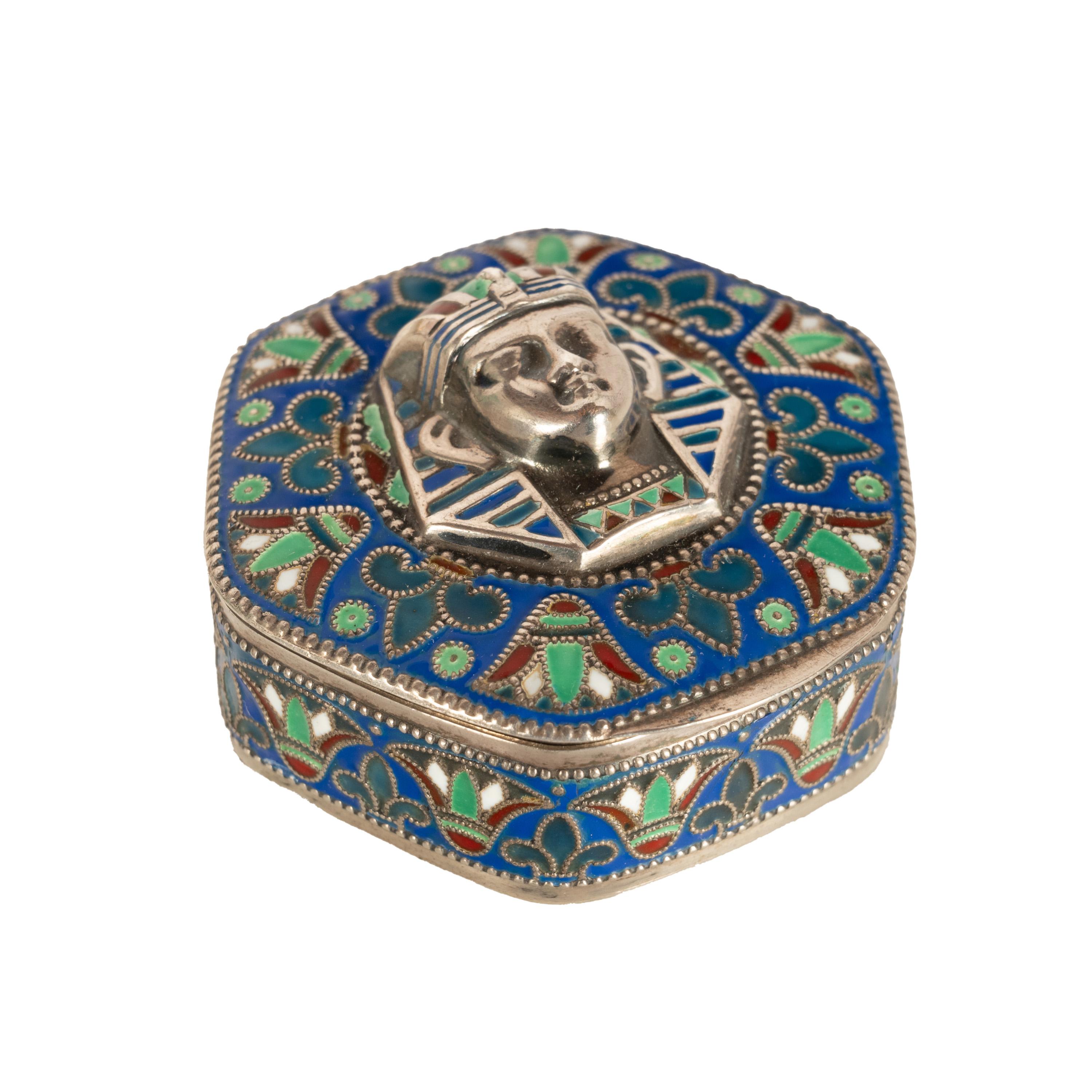 Antike Art Deco König Tut ägyptische Wiedergeburt Silber vergoldet Emaille Cloisonne Box 1925 (Neuägyptisch) im Angebot