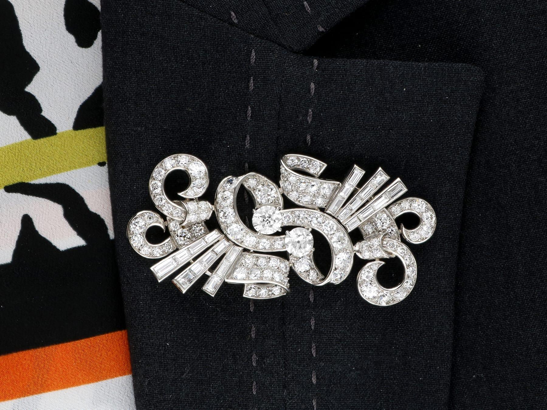 Antique Art Deco Large 9.68 Carat Diamond and Platinum Brooch Circa 1925 For Sale 4