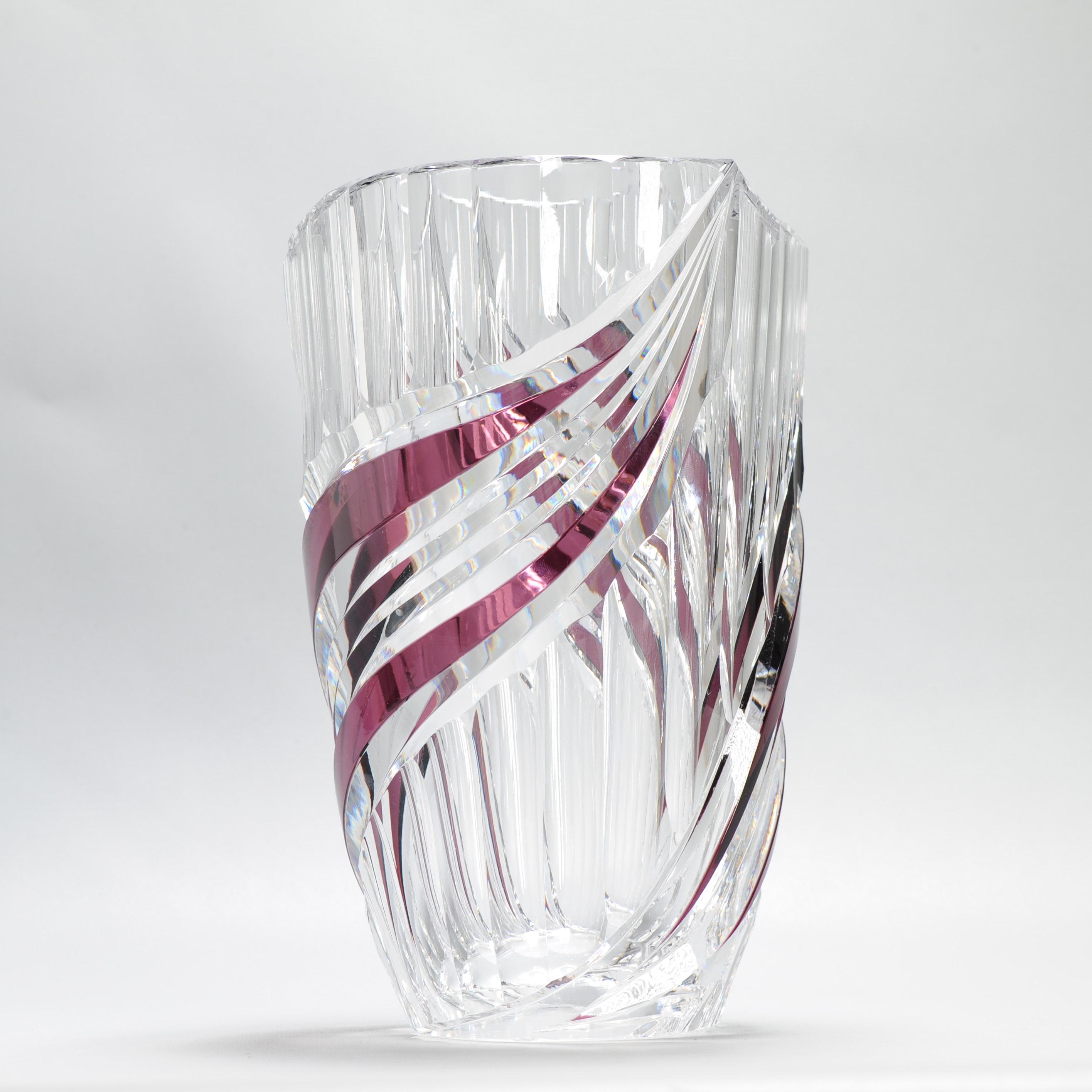 Antiguo jarrón Art Decó Leerdam o Val Saint Lambert de cristal rojo Cristall belga Vidrio artístico en venta