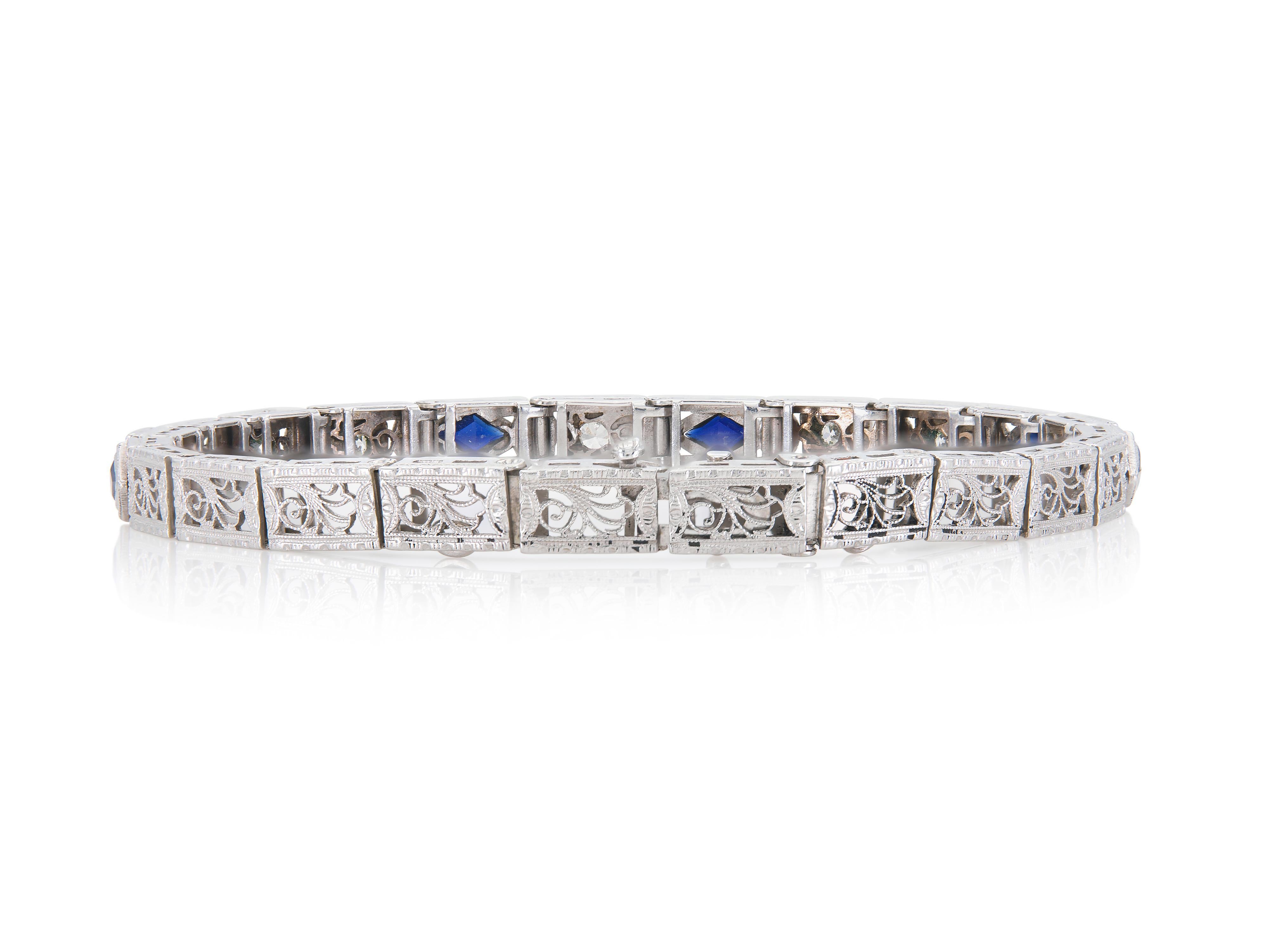 Antikes Art Deco Line Armband mit Diamanten und Saphiren (Art déco) im Angebot