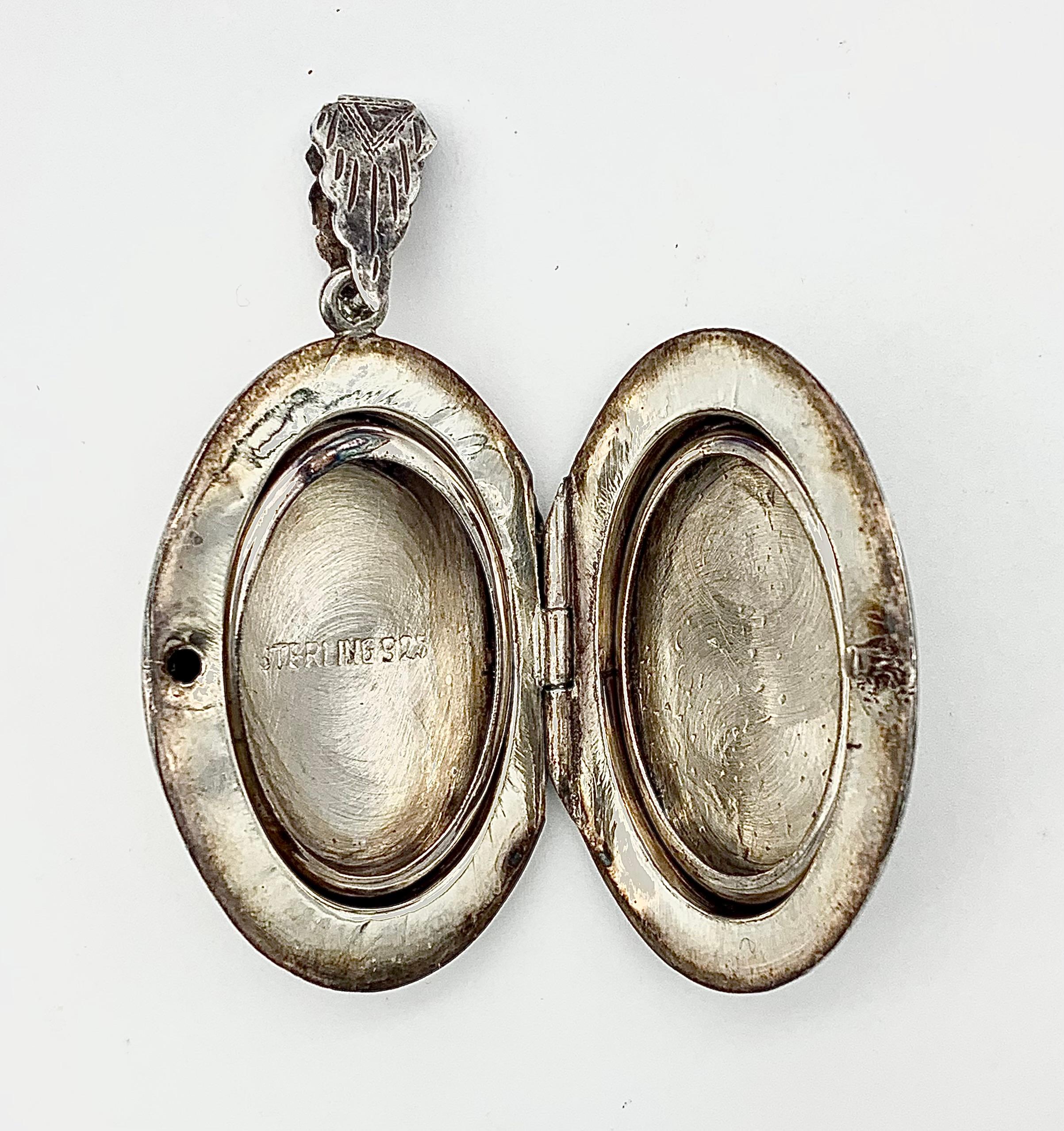 Collier pendentif Art déco ancien fleurs en argent sterling émaillé   Pour femmes en vente