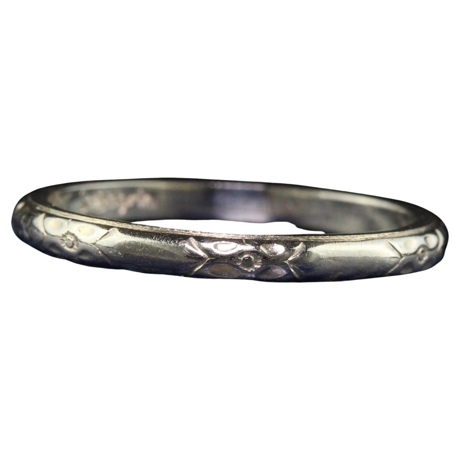 Antique Art Deco Lohengrin 18K White Gold Engraved Wedding Band - Size 6 For Sale