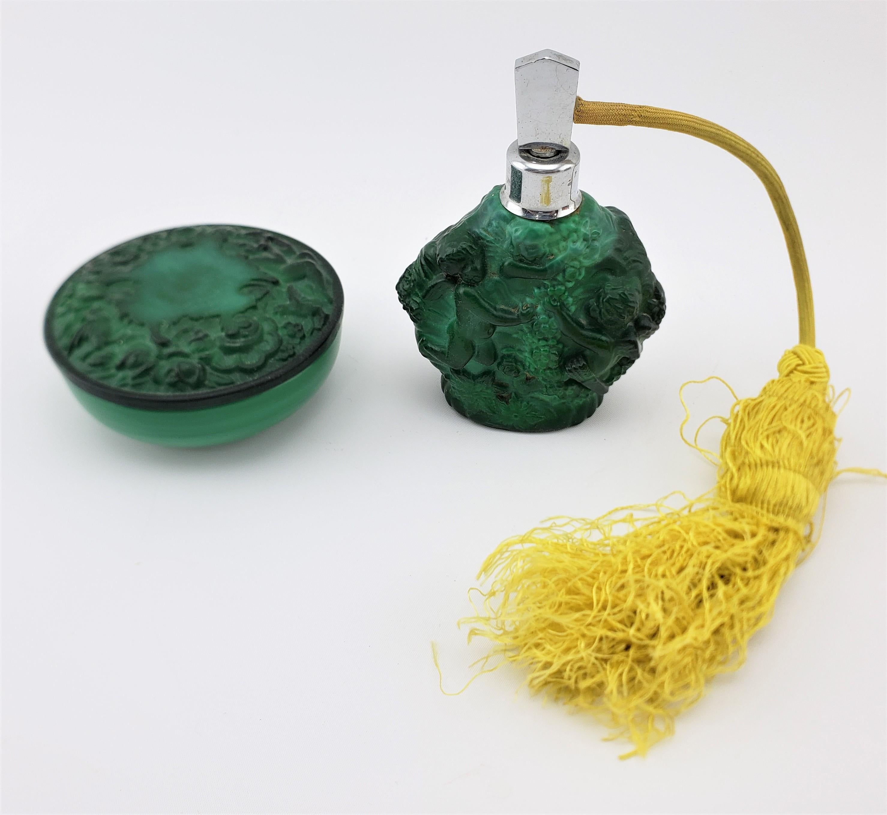 Art déco Ensemble ancien flacon de parfum et jarre à parfum en verre vert malachite Art Déco en vente