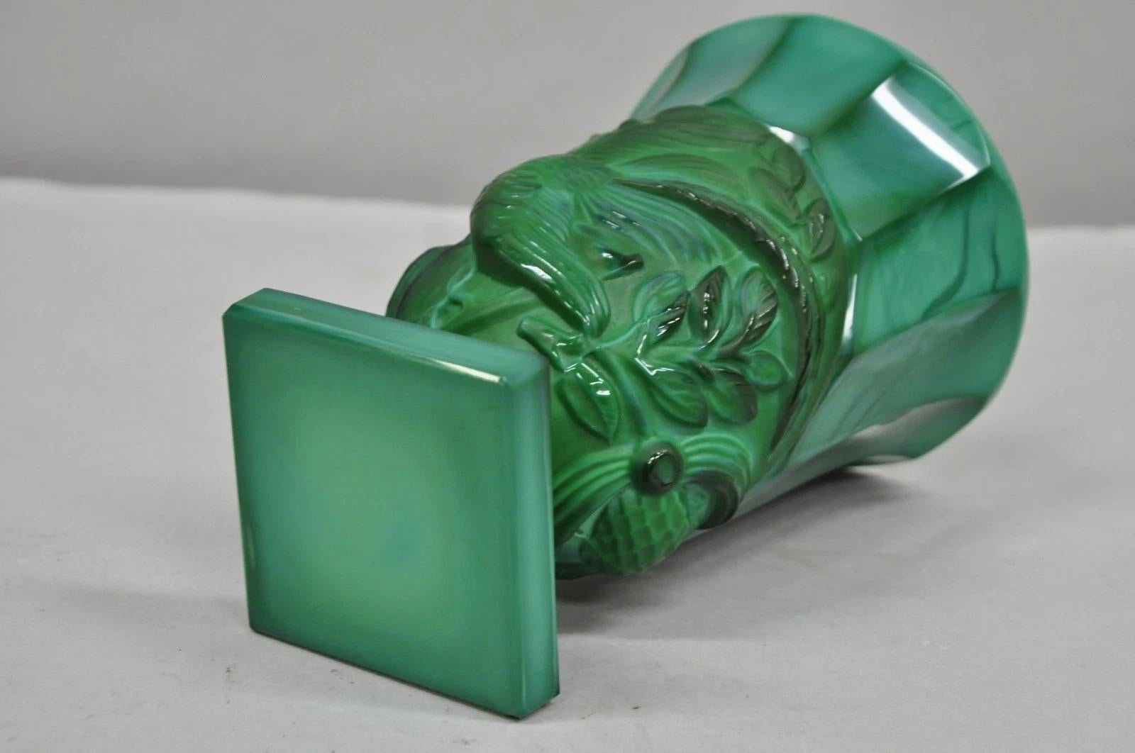 Arte Antiques Art Deco Malachite Jade Green Verre Tchèque Piédestal Vase avec Oiseau en vente 5
