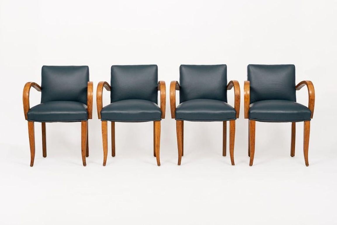 Antike Art Deco Ahorn Bugholz und blauem Leder Esszimmerstühle 1930s (Art déco) im Angebot