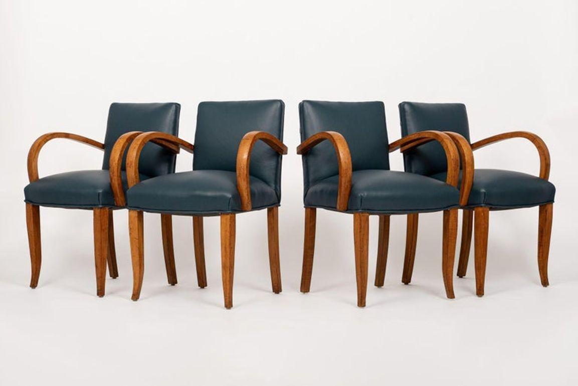 Antike Art Deco Ahorn Bugholz und blauem Leder Esszimmerstühle 1930s (amerikanisch) im Angebot