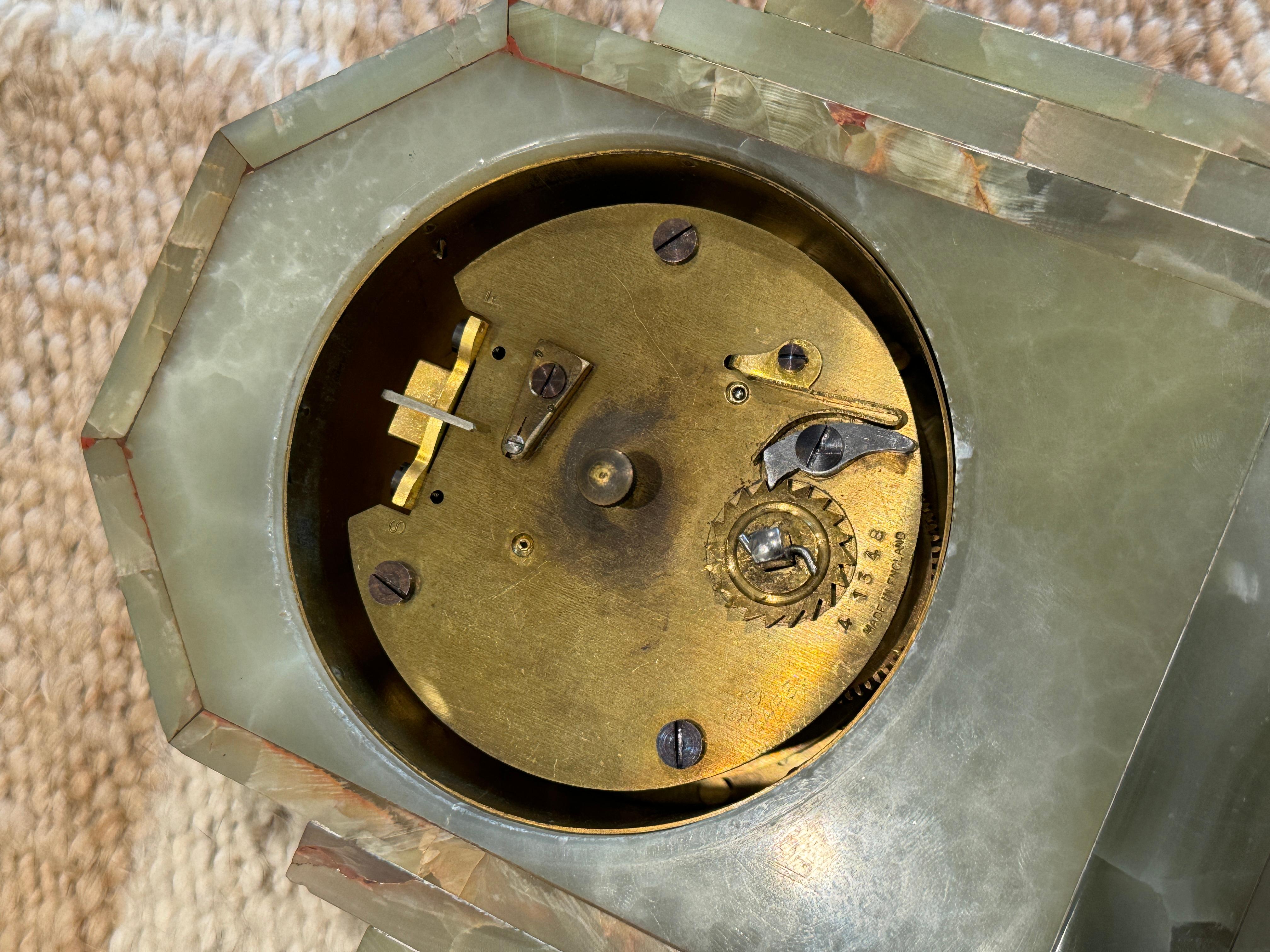Pendule de cheminée ancienne art déco en marbre Onyx par Reid & Sons, circa 1930s en vente 8