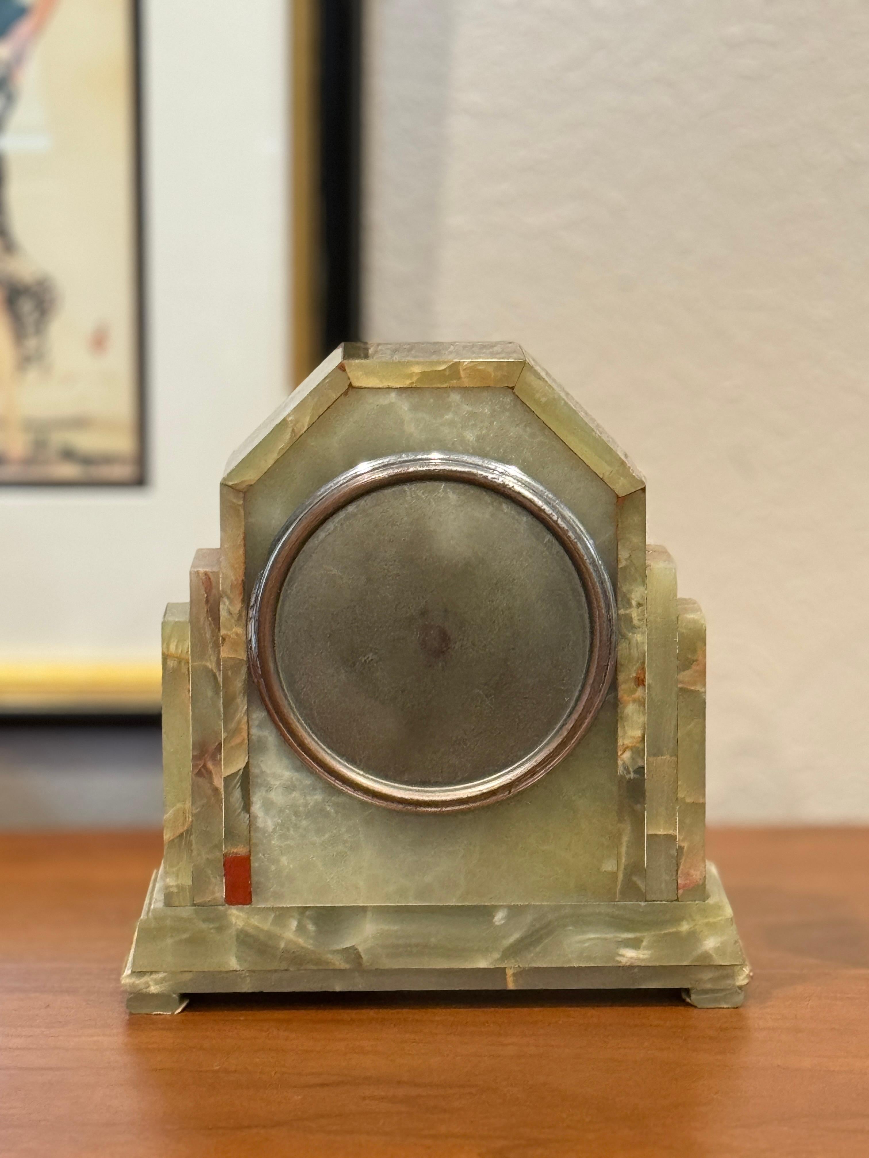 Pendule de cheminée ancienne art déco en marbre Onyx par Reid & Sons, circa 1930s en vente 1