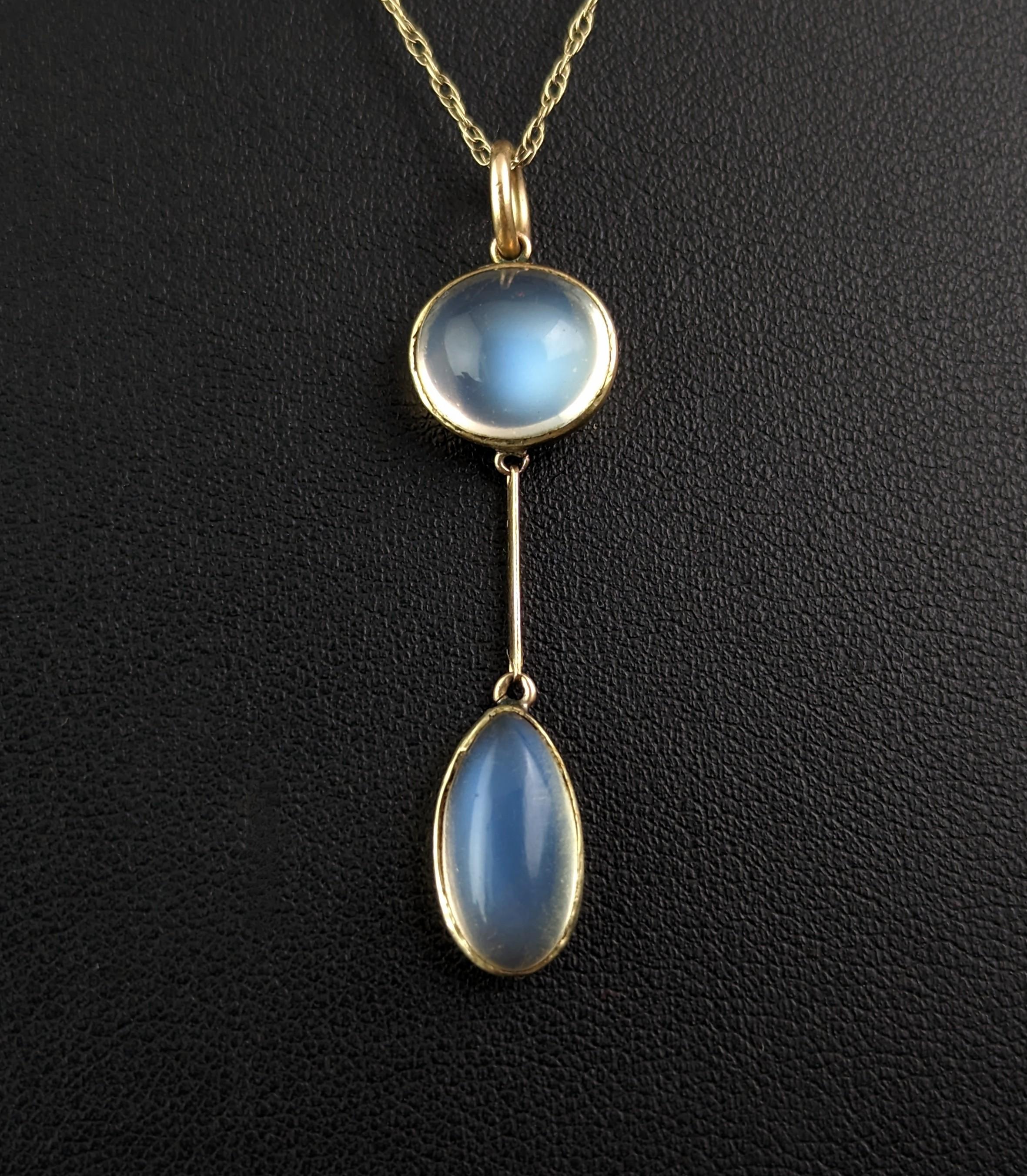 Women's Antique Art Deco Moonstone pendant necklace, 9k gold 