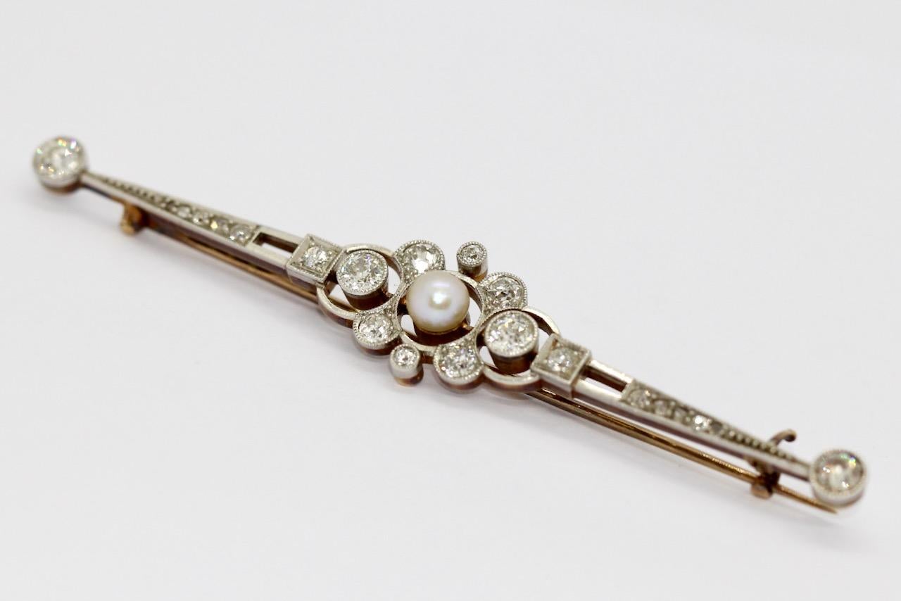 Round Cut Antique Art Deco, Nouveau, Gold and Platinum Bar Brooch with Diamonds and Pearl For Sale