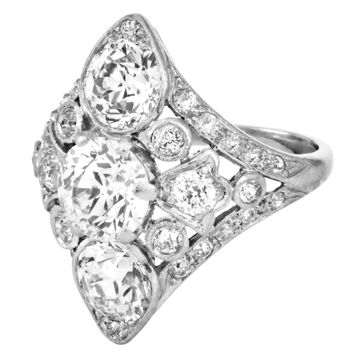 Donna ANTICO Anello Navette in platino con diamante da 3,35 carati, in stile Art Deco Old European Cut in vendita