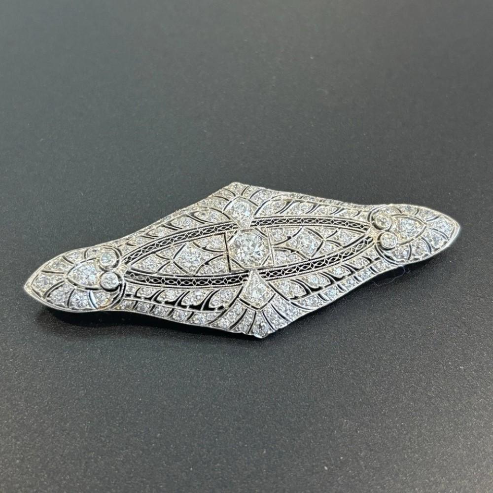 Antike Art Deco Old European Cut 5.48ctw Platinum Natural Diamond Brosche im Angebot 1