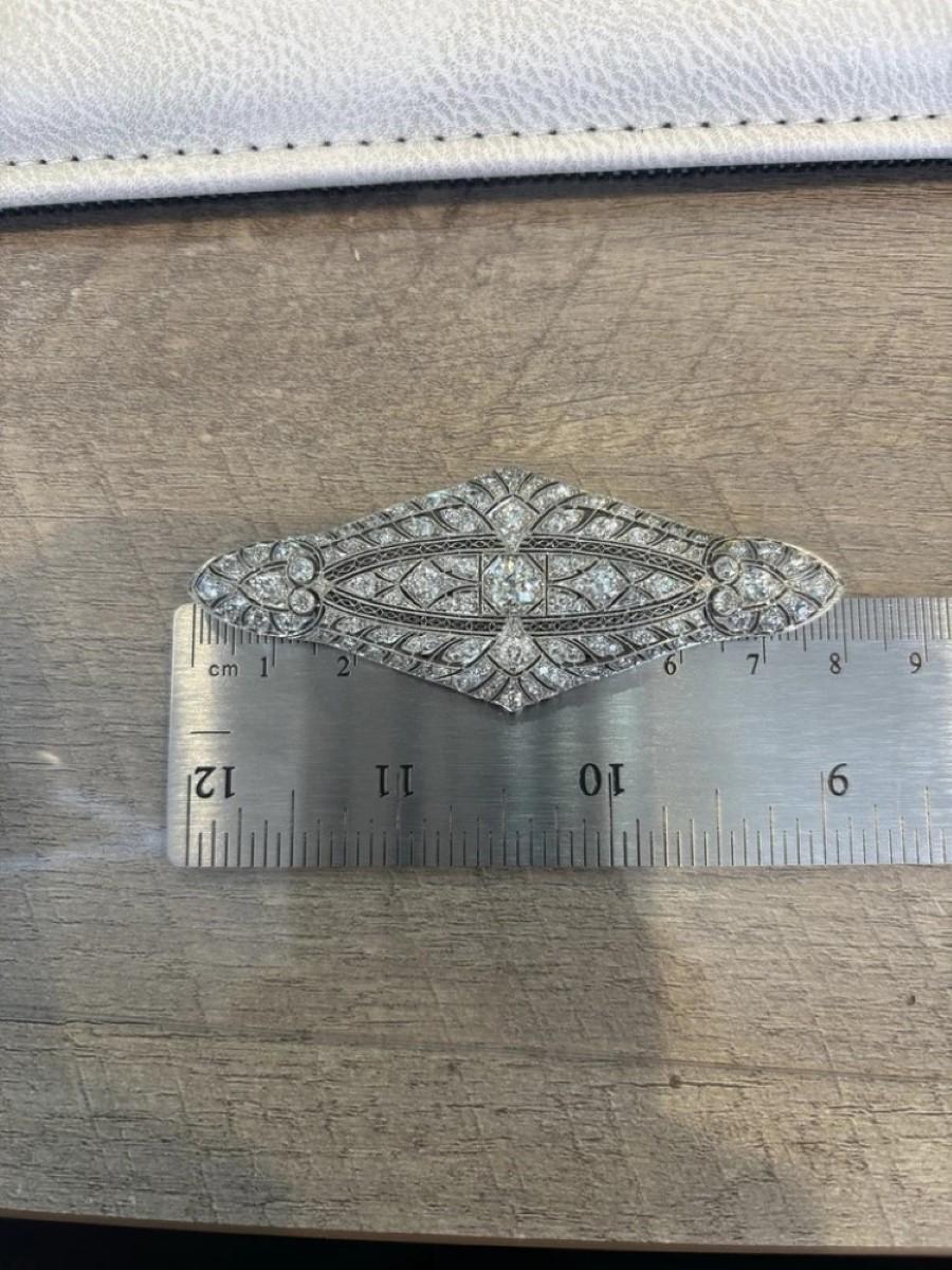 Antike Art Deco Old European Cut 5.48ctw Platinum Natural Diamond Brosche im Angebot 3