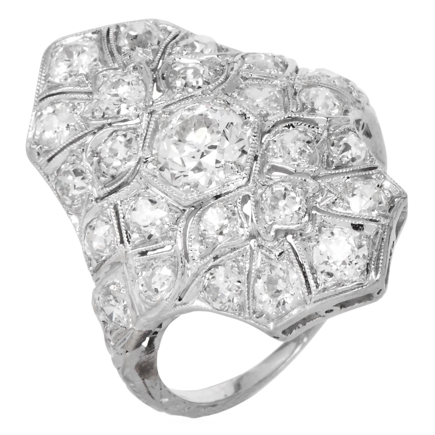 Bague ancienne Art Deco Diamant taille européenne Platine Fligree Excellent état - En vente à Miami, FL