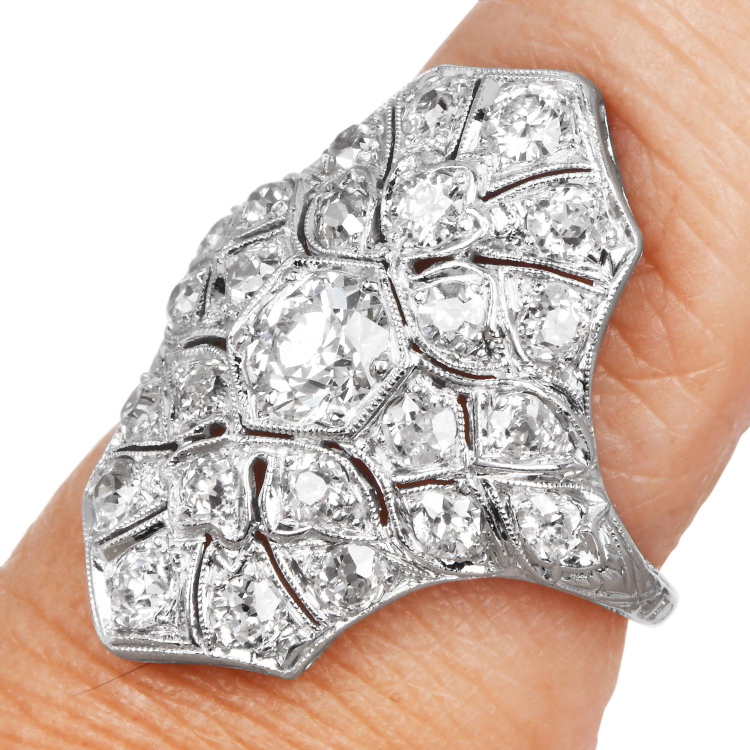 Bague ancienne Art Deco Diamant taille européenne Platine Fligree en vente 3