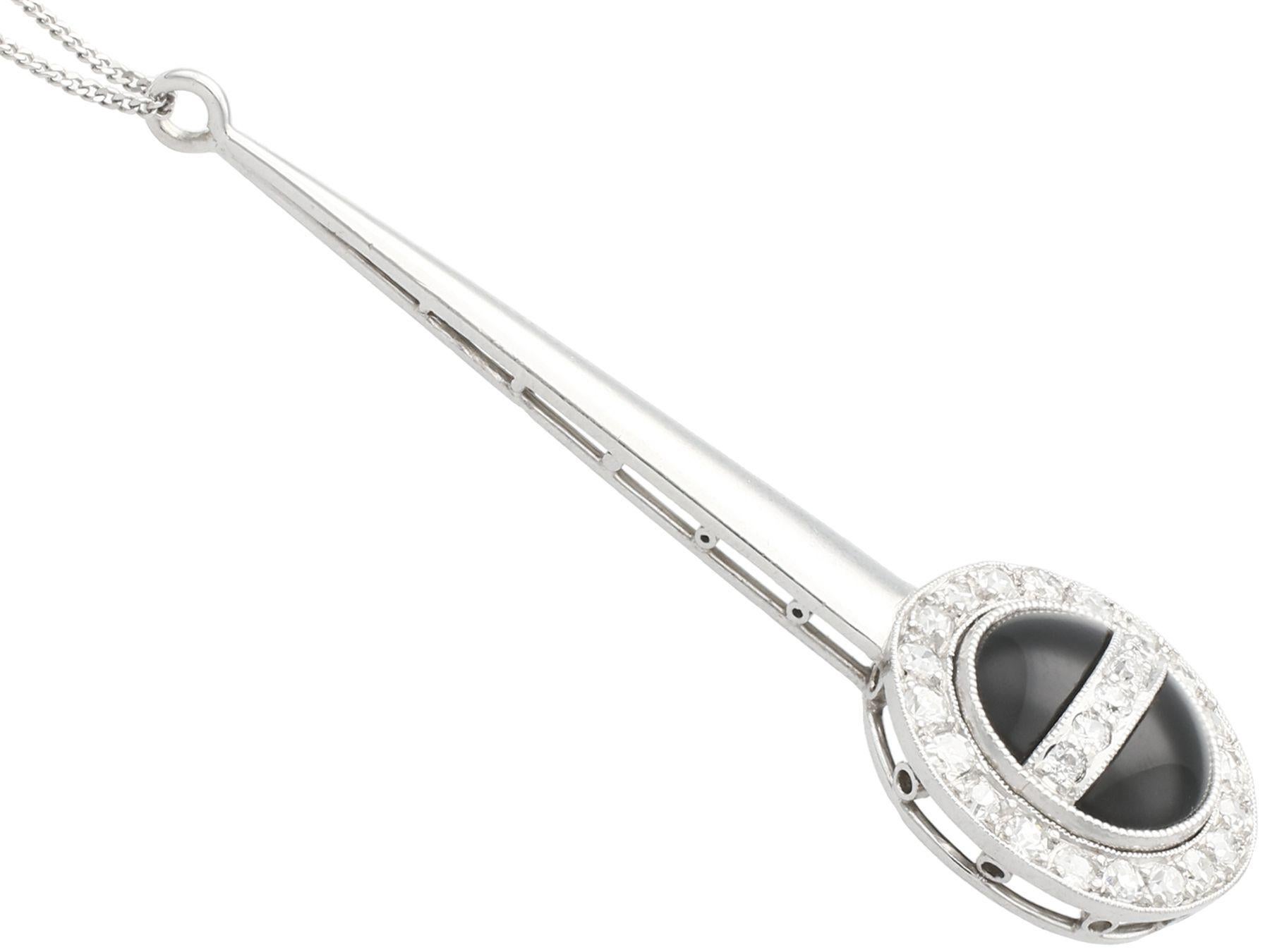 1930er Jahre Art Deco Onyx und Diamant Platin-Anhänger (Art déco) im Angebot