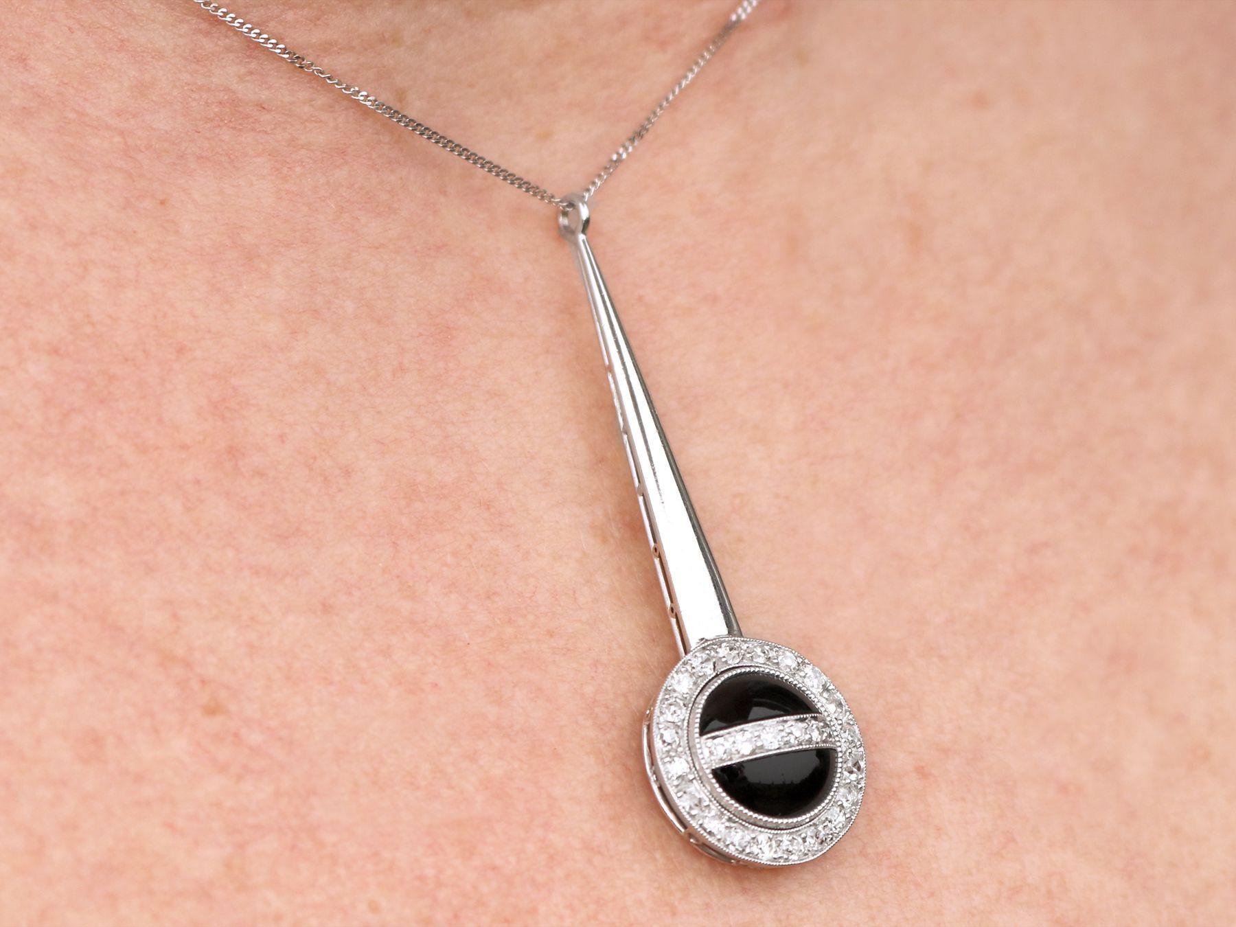 1930er Jahre Art Deco Onyx und Diamant Platin-Anhänger im Angebot 2