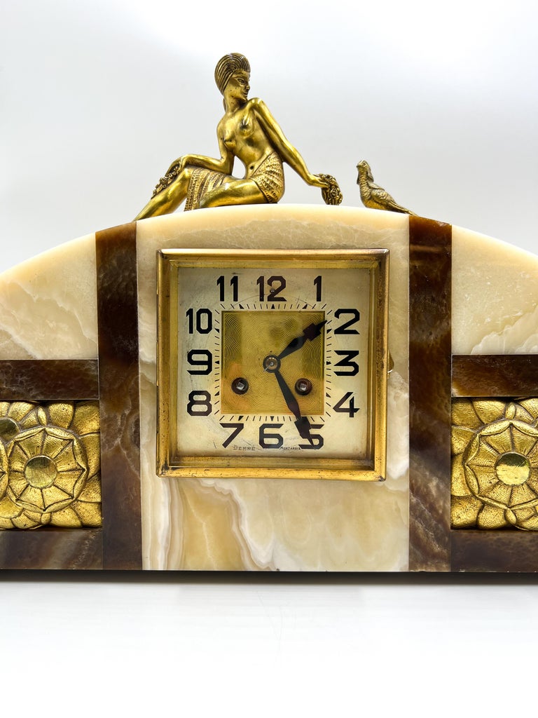 Antique Art Deco Onyx & Marble Tabletop Clock In Good Condition For Sale In Palm Beach Gardens, FL