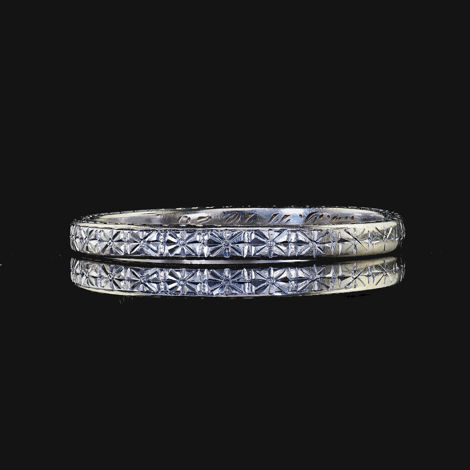 Antique Art Deco Orange Blossom 18K White Gold  Engraved Wedding Band Circa 1928 For Sale 2