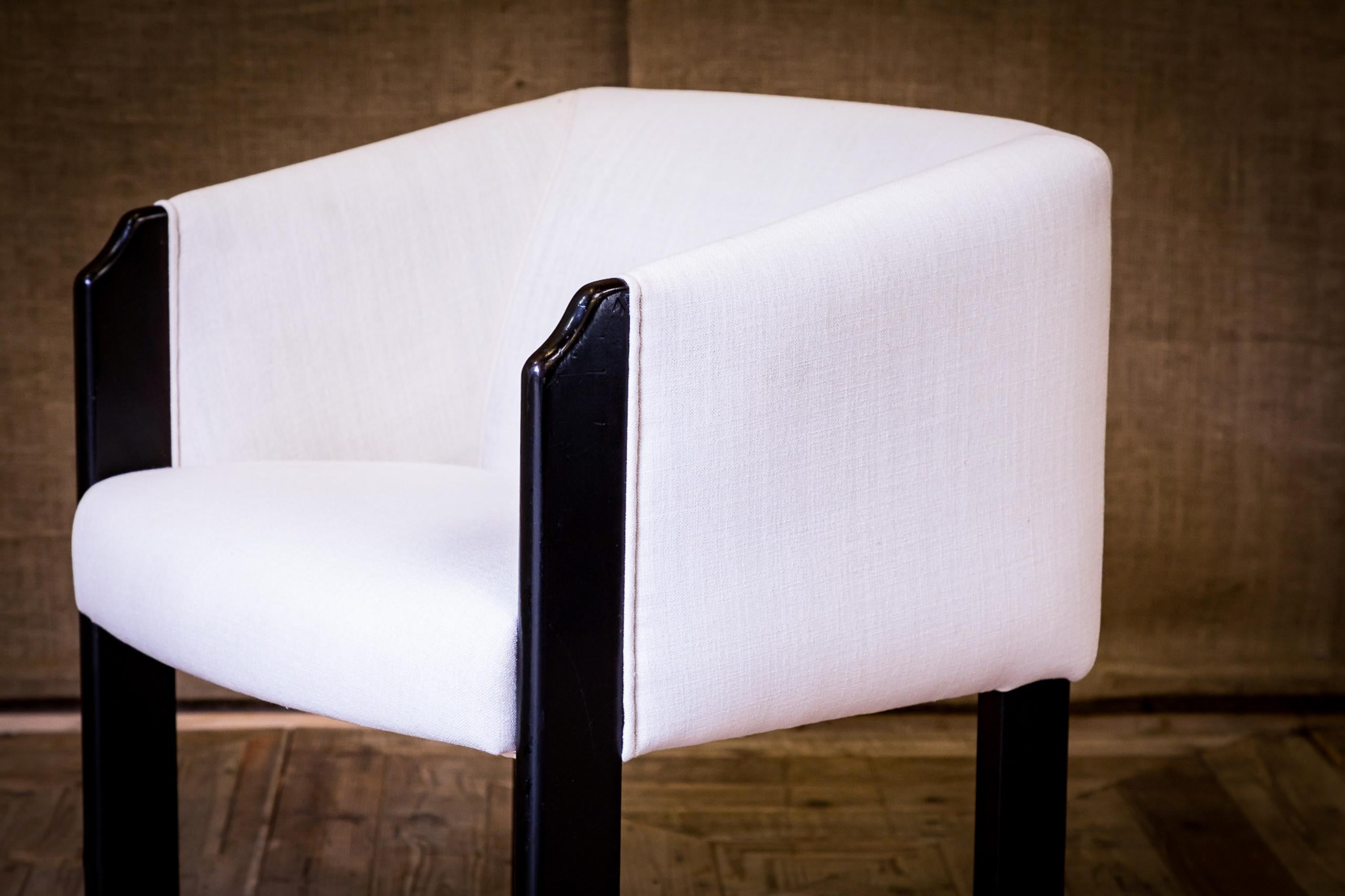 A lovely ebony and upholstered Art Deco period bridge or bar tub chair.
 