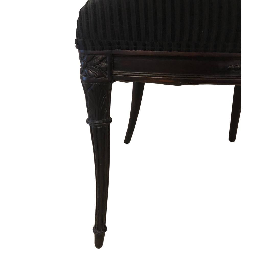 Art déco Paire de chaises d'origine Rusnak Brothers Art Déco en velours et bois, anciennes en vente