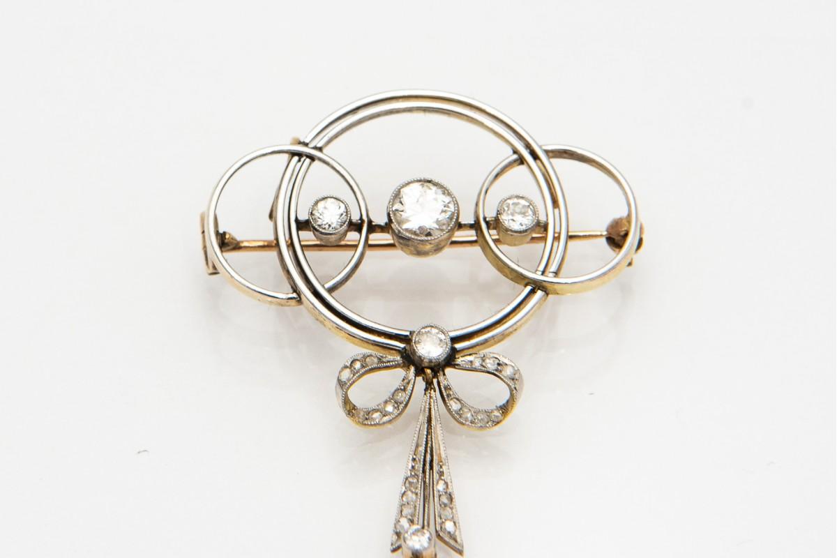 Antique Art Deco pendant/brooch, France, 1920s/1930s. For Sale 2