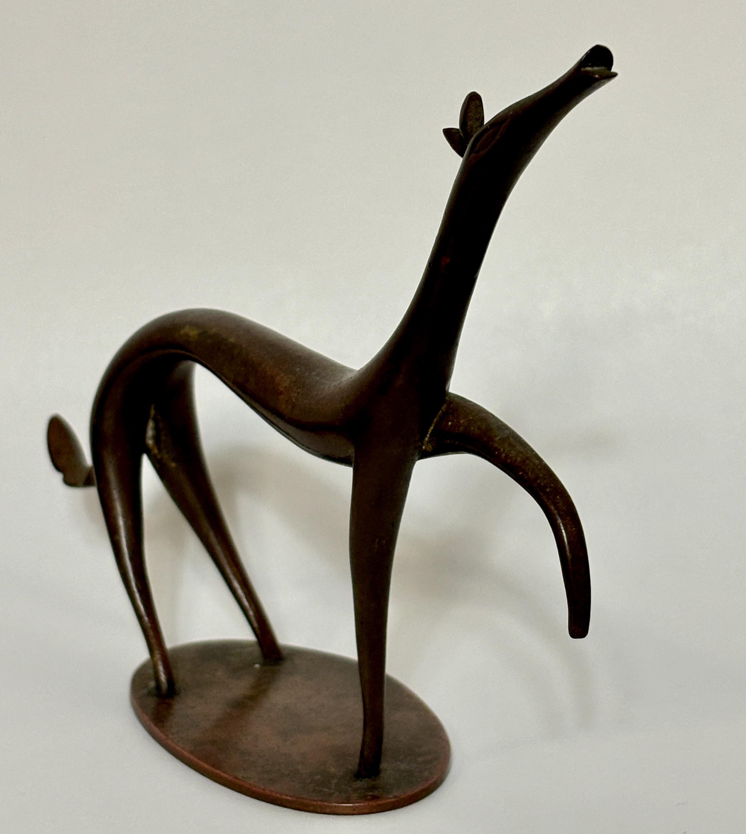 Autrichien Ancien chien autrichien Hagenauer en bronze de la période Art déco en vente