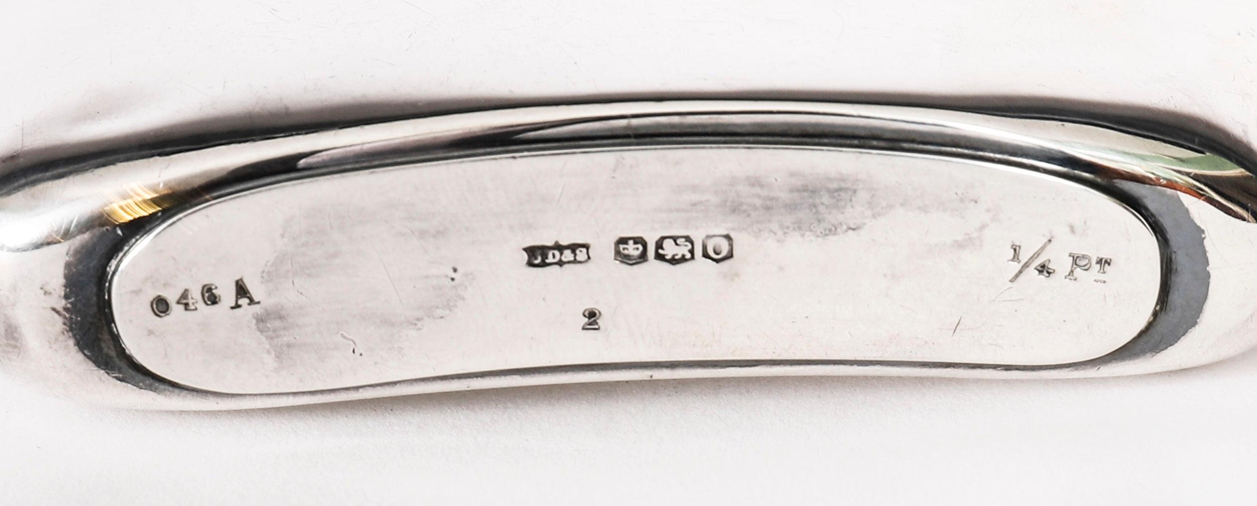 Argento Antica fiaschetta in argento sterling del periodo Art Deco J Dixson & Sons datata 1931 in vendita