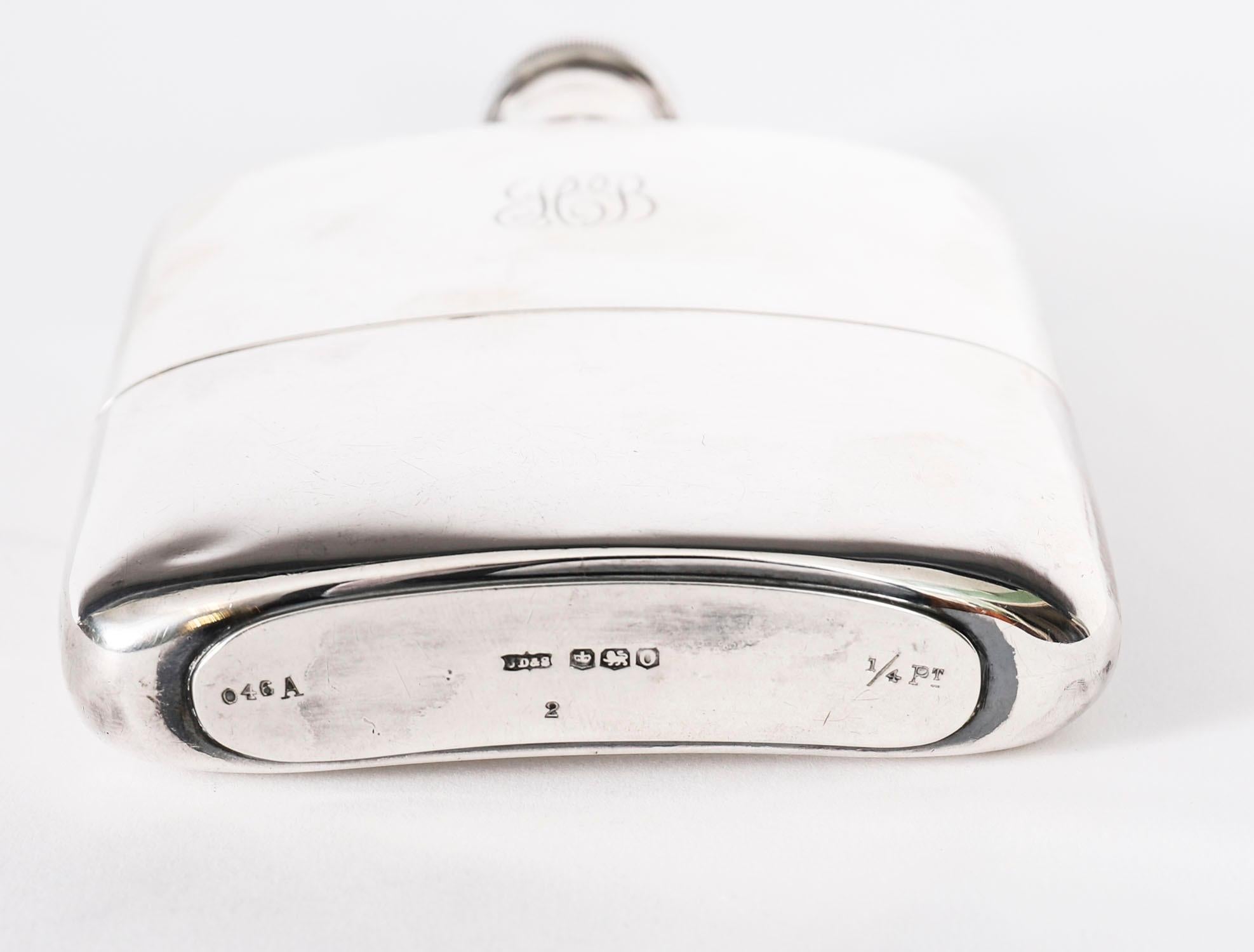 Antica fiaschetta in argento sterling del periodo Art Deco J Dixson & Sons datata 1931 in vendita 1