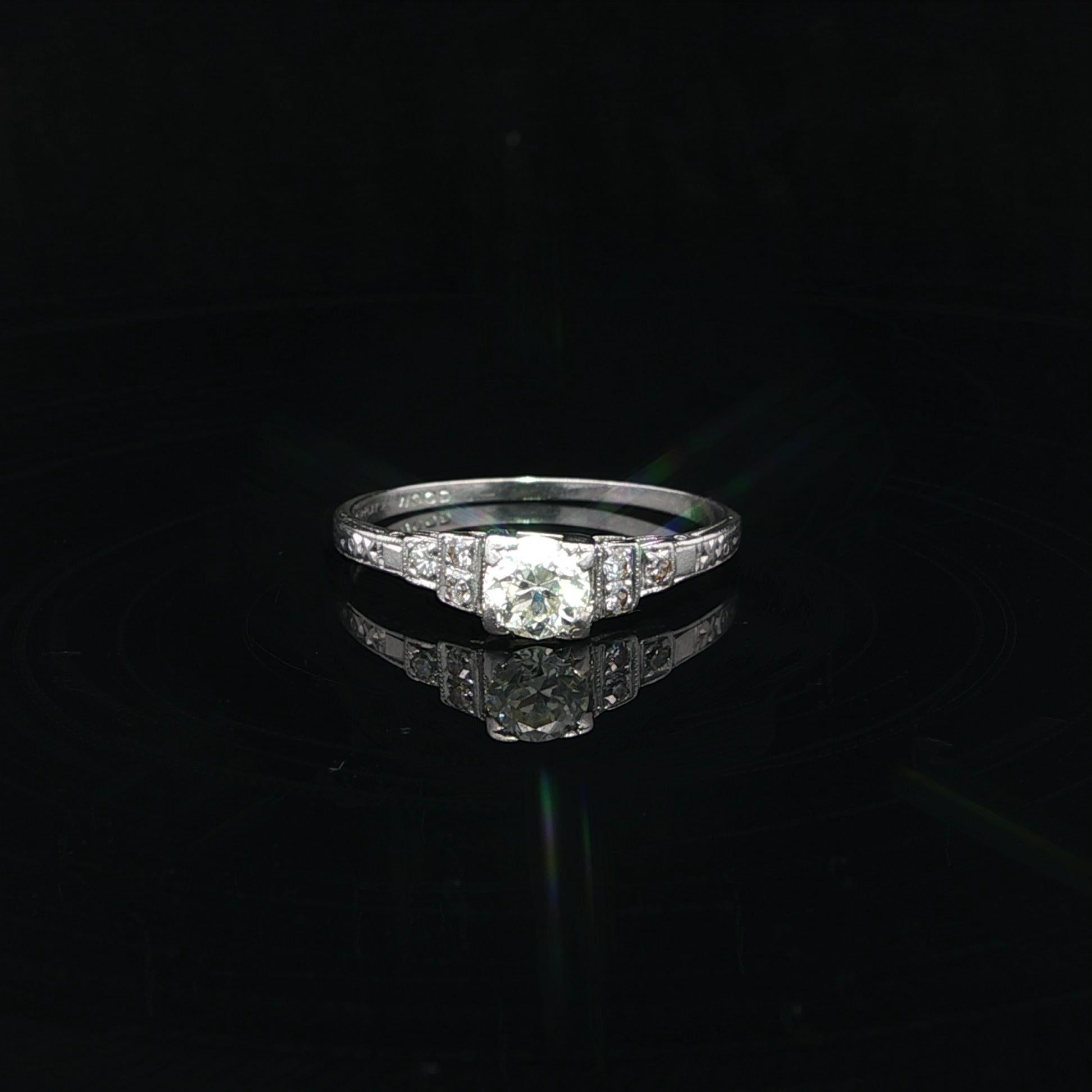 Anello in platino Art Deco 0,34ctw Old Cut Diamond Dainty Step Sides in vendita 3
