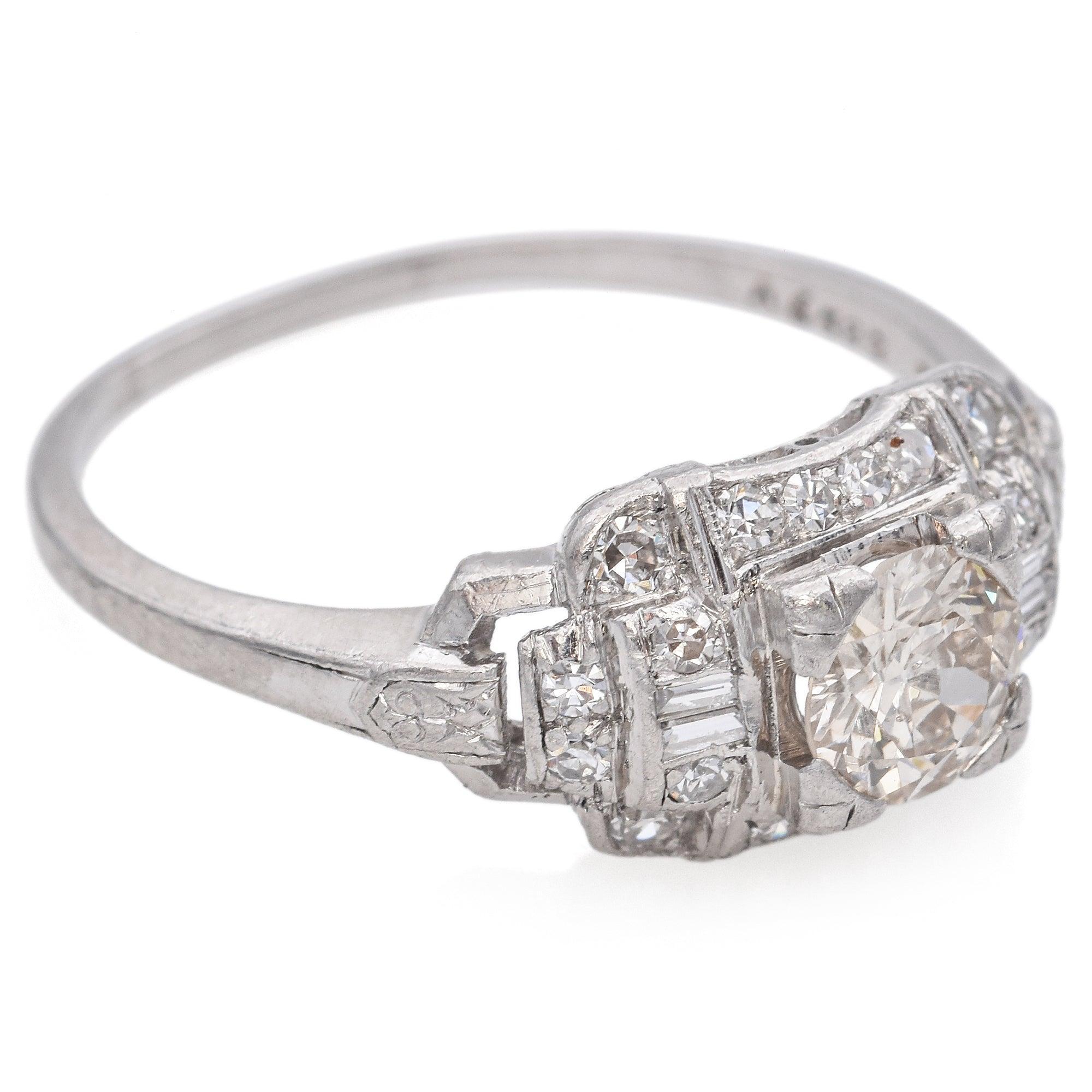 Donna Anello di fidanzamento antico in platino Art Deco con diamante da 0,70tcw in vendita