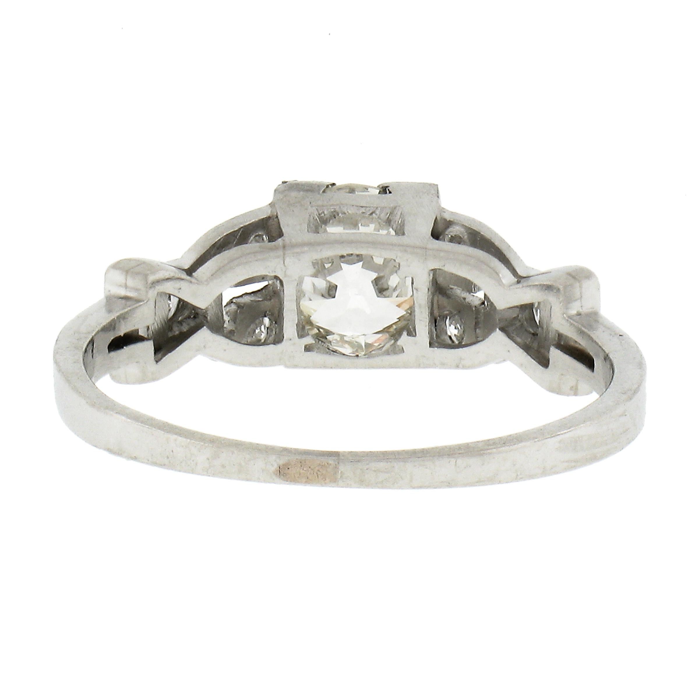 Bague Art déco ancienne style boucle latérale en platine avec diamants européens 0,92 carat en vente 2