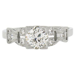 Antiker Art Deco Platin 0,92 Karat europäischer Diamantschnalle-Ring mit Seiten im Stil des Art déco