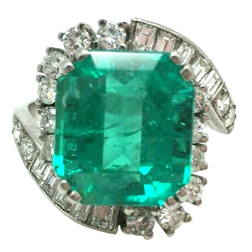 Art Deco Platinum 10.20 Carat Colombian Emerald Diamond Engagement Ring For Sale