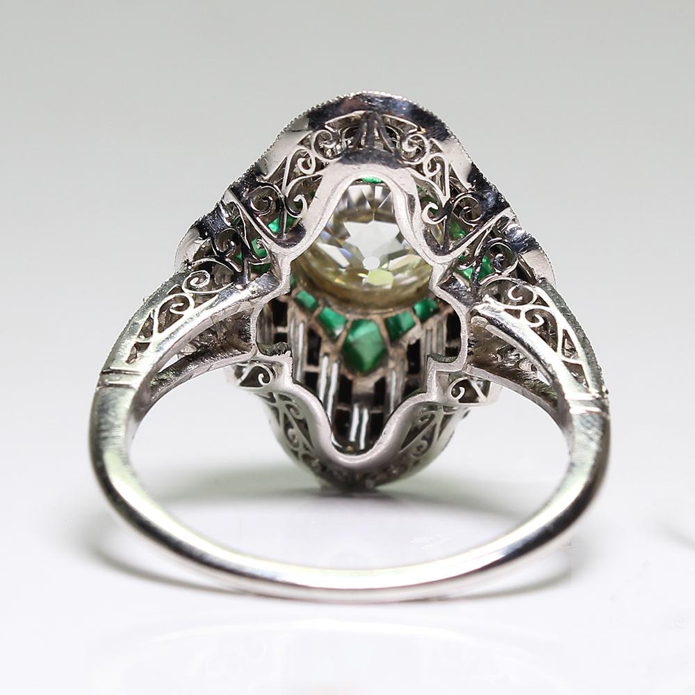 Antique Art Deco Platinum 1.66 Carat Diamond - Emerald and Onyx Ring In New Condition In Miami, FL