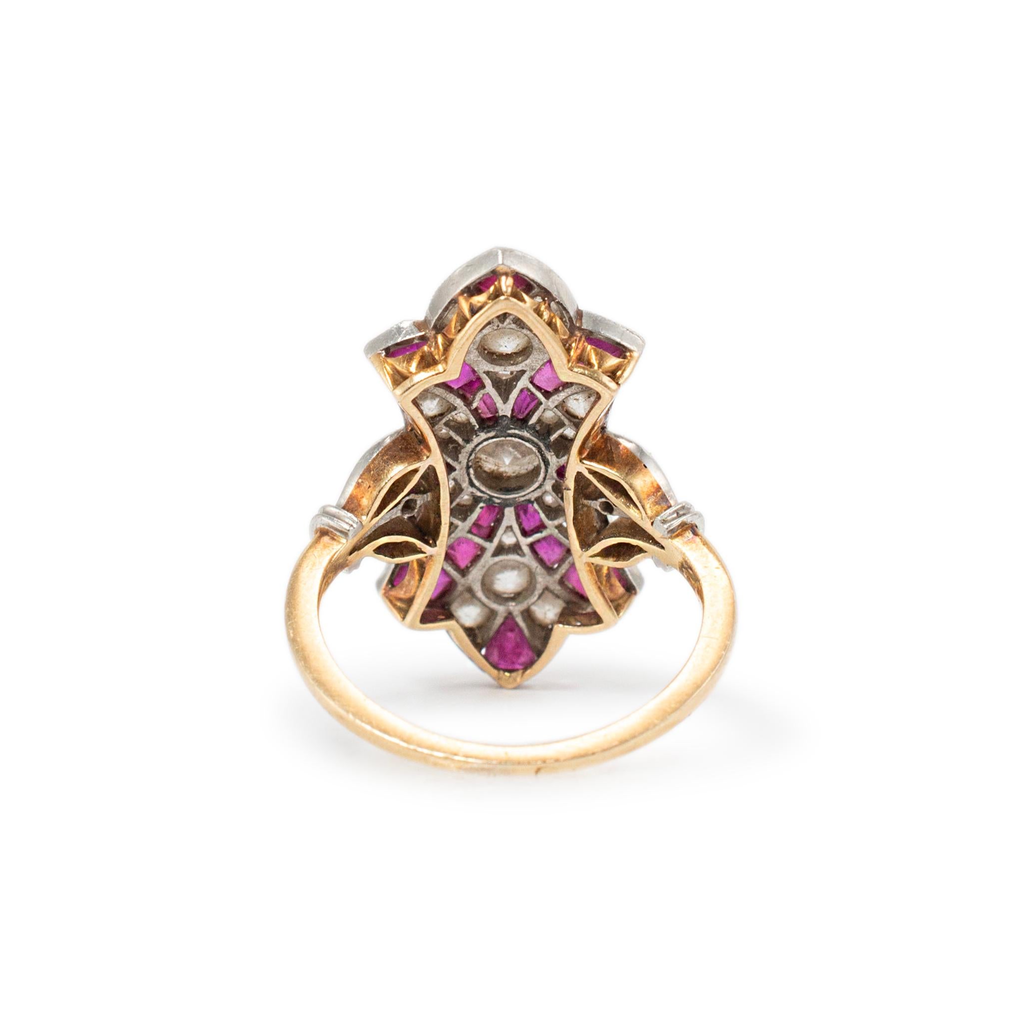 Bague cocktail antique Art Deco Platine 18K Rubis filigrané Diamant taille ancienne Euro Pour femmes en vente